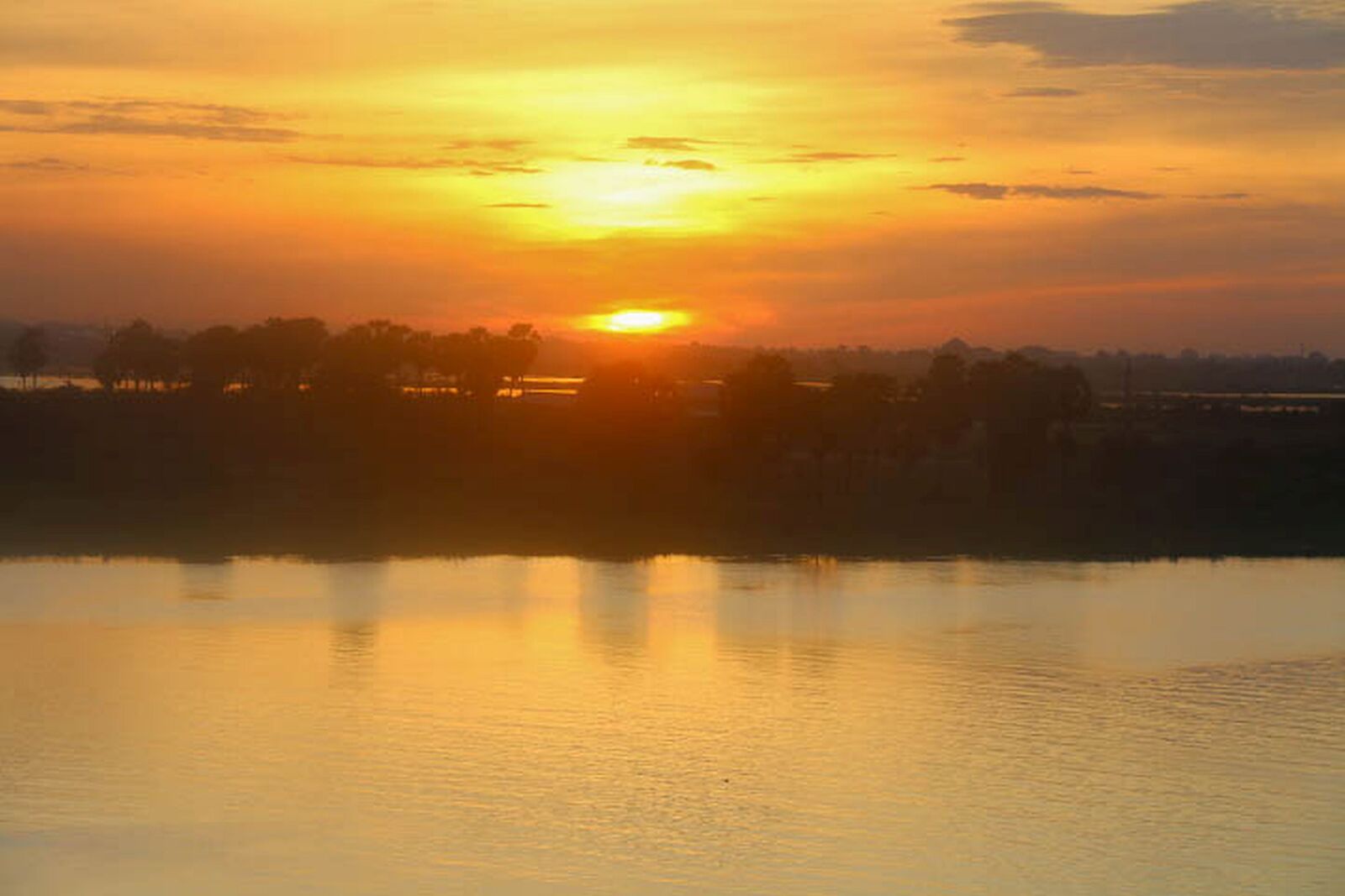 Canon EF-S 18-200mm F3.5-5.6 IS sample photo. Sunrise, tonle, sap photography
