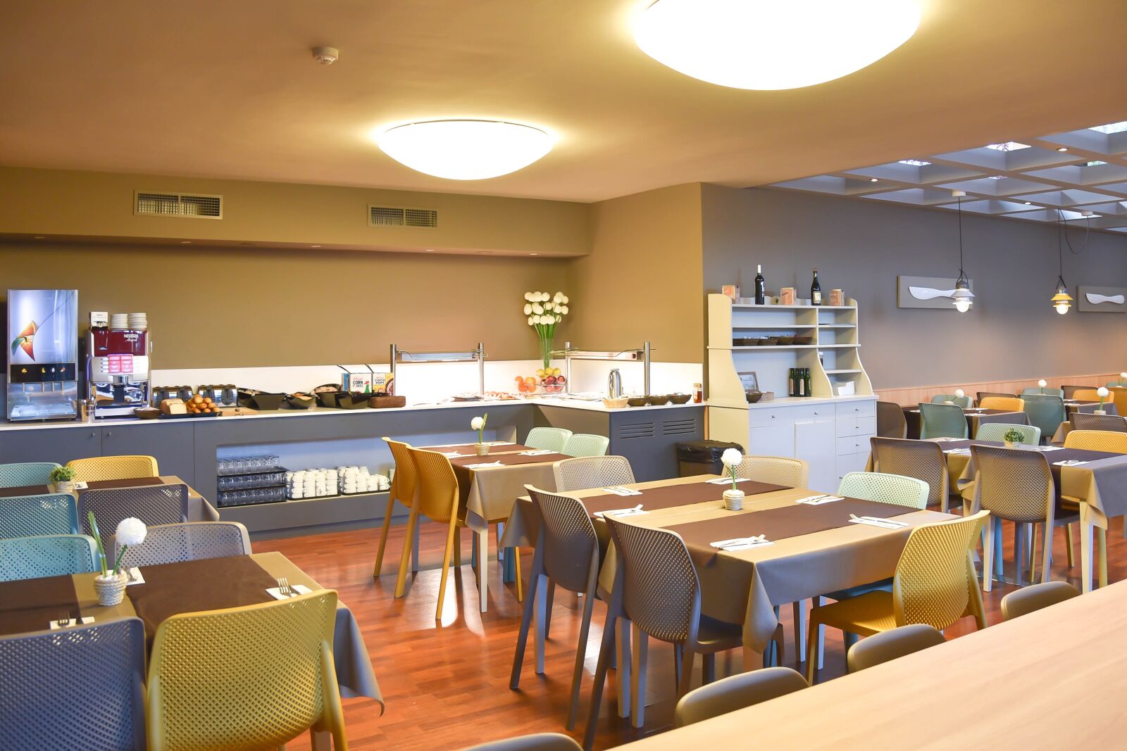 Nikon D750 sample photo. Restaurant, relax, summer photography