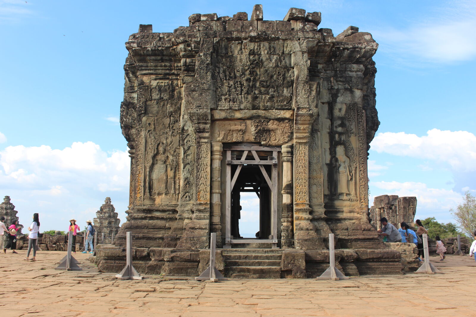 Canon EOS 700D (EOS Rebel T5i / EOS Kiss X7i) sample photo. Bakheng, temple, siemreap, cambodia photography