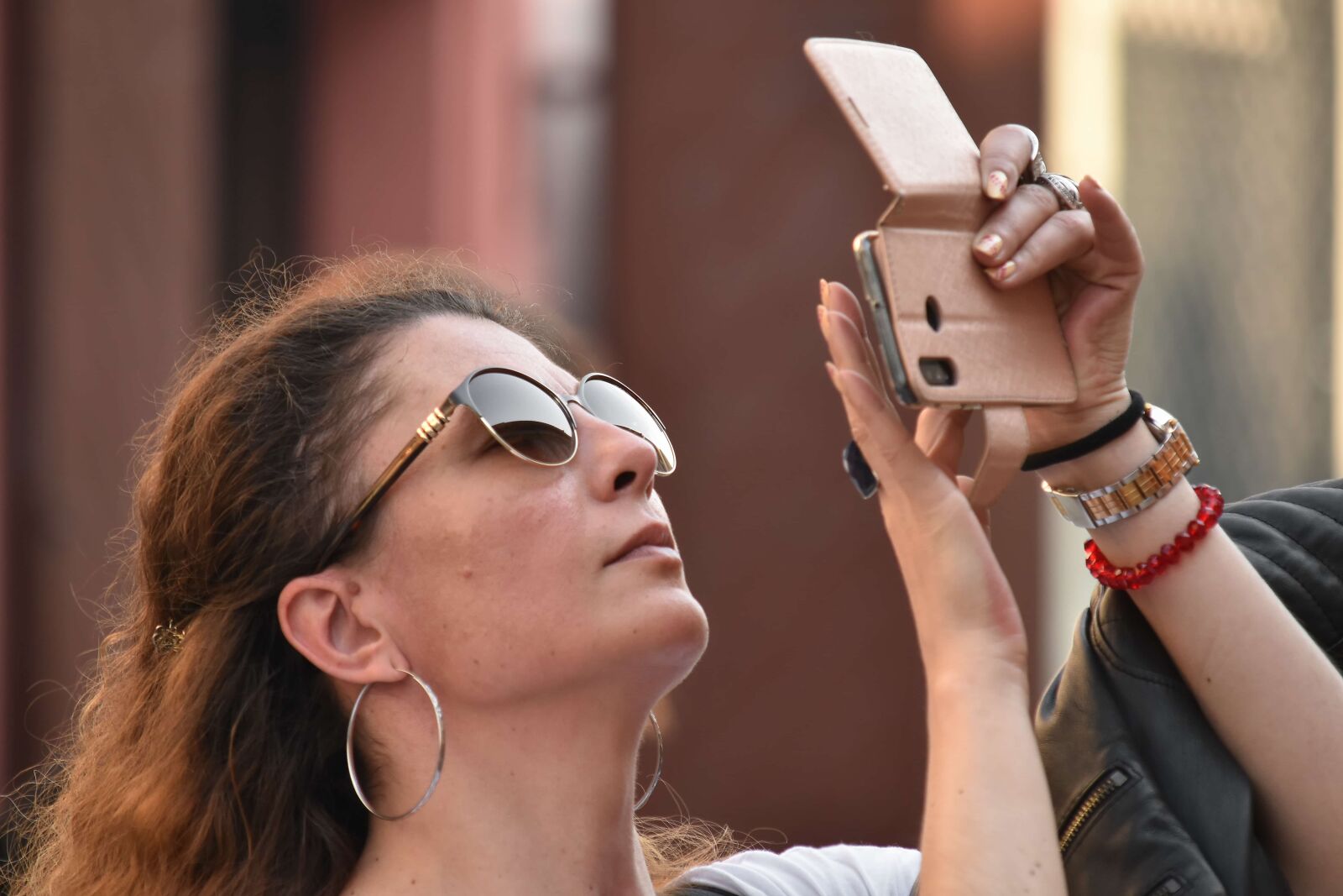 Nikon D5500 sample photo. Cellphone, fashion, hands, holding photography