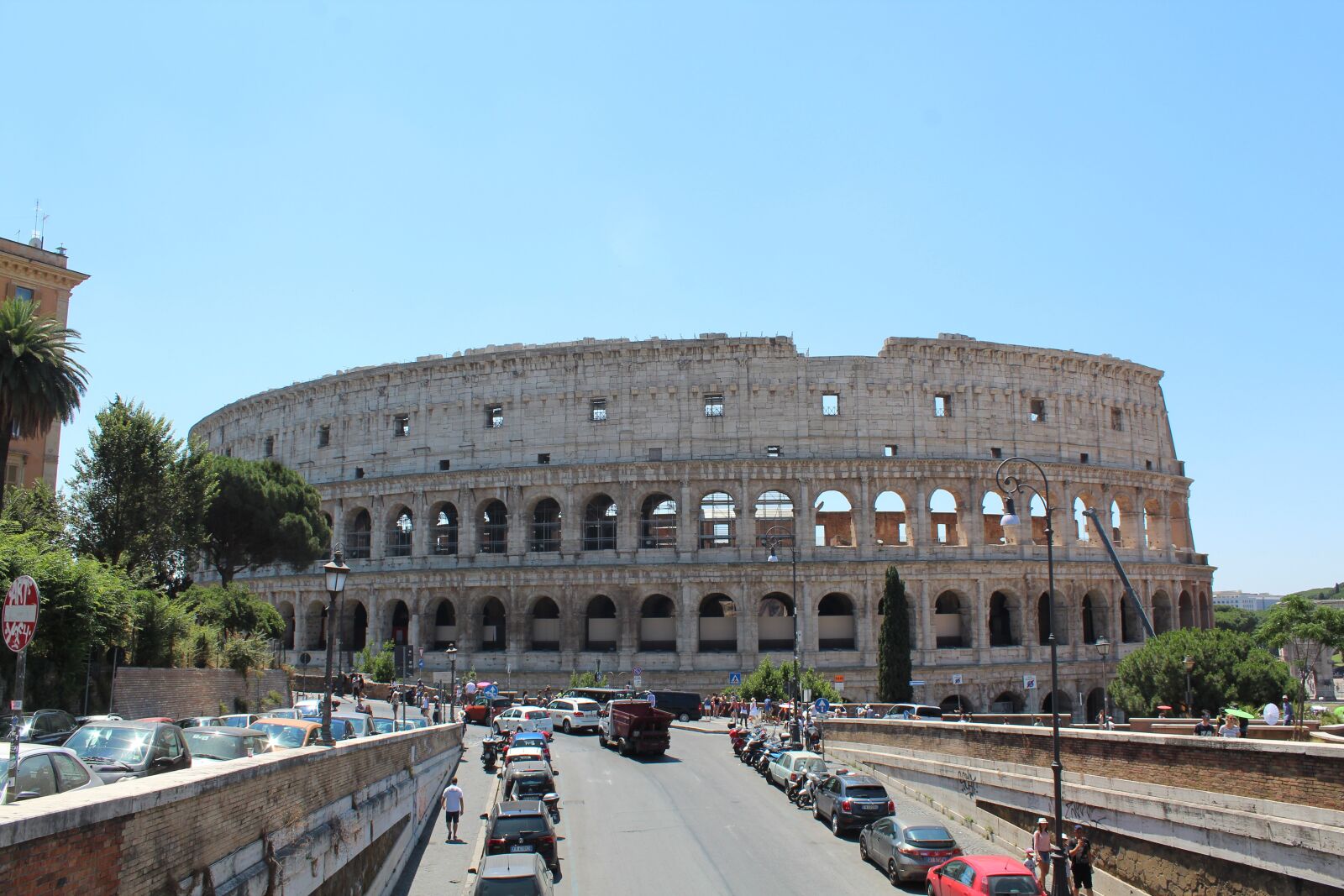 Canon EOS 1300D (EOS Rebel T6 / EOS Kiss X80) sample photo. Colosseum, rome, italy photography
