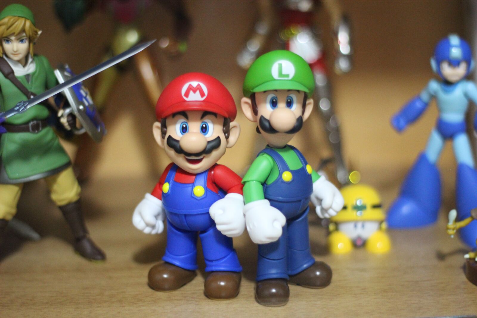 Canon EOS 600D (Rebel EOS T3i / EOS Kiss X5) + Canon EF 50mm F1.8 II sample photo. Mario, luigi, nintendo photography