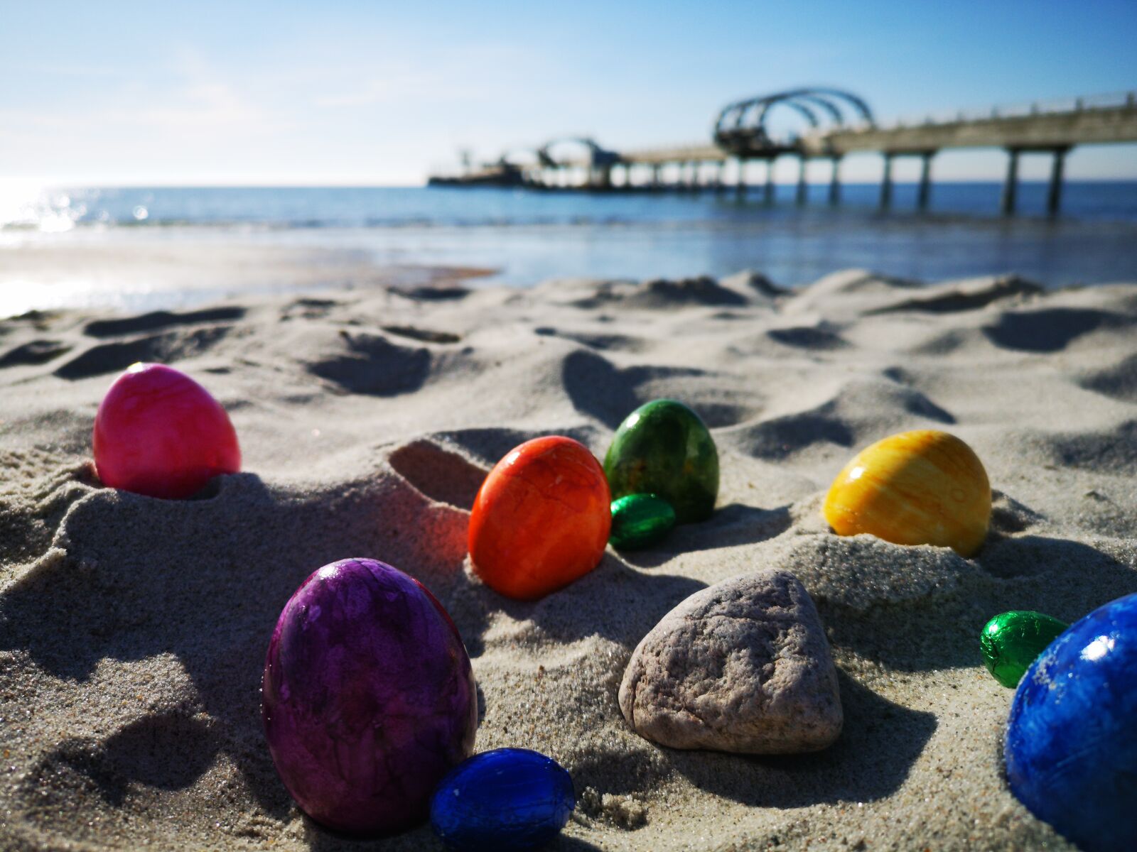 HUAWEI CLT-L09 sample photo. Easter, beach, easter eggs photography