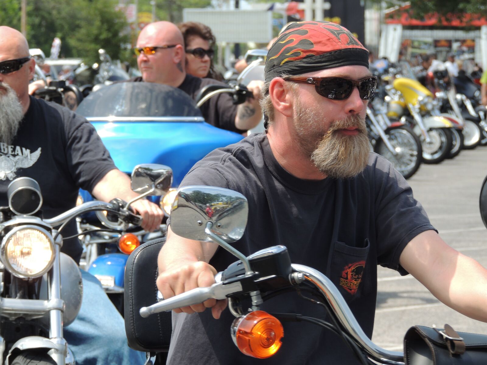Nikon Coolpix P510 sample photo. Motorcycle, harley, colorful photography