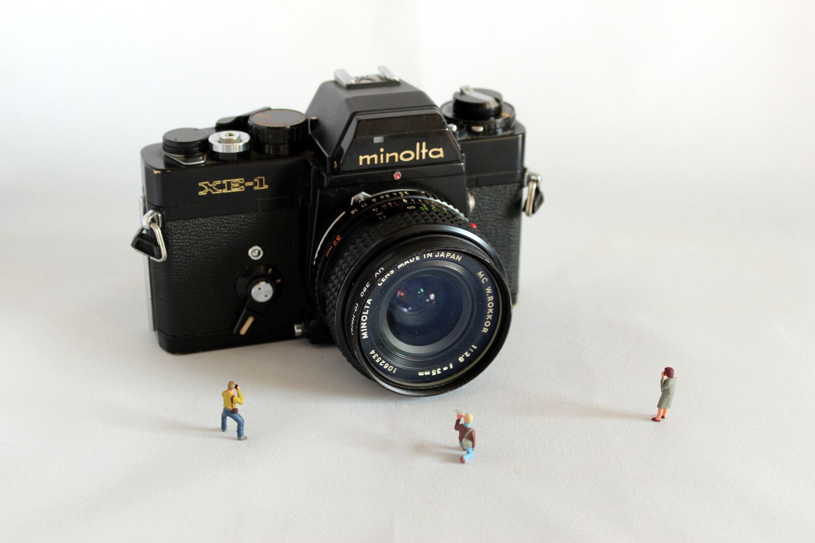 Canon EOS 1300D (EOS Rebel T6 / EOS Kiss X80) sample photo. Miniature, minolta, camera photography