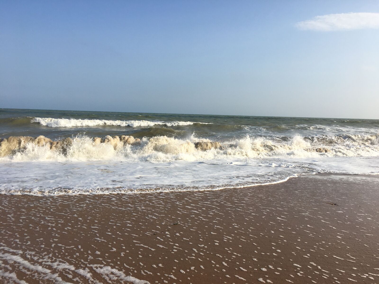 iPhone 6s Plus back camera 4.15mm f/2.2 sample photo. Beach, sea, holiday photography