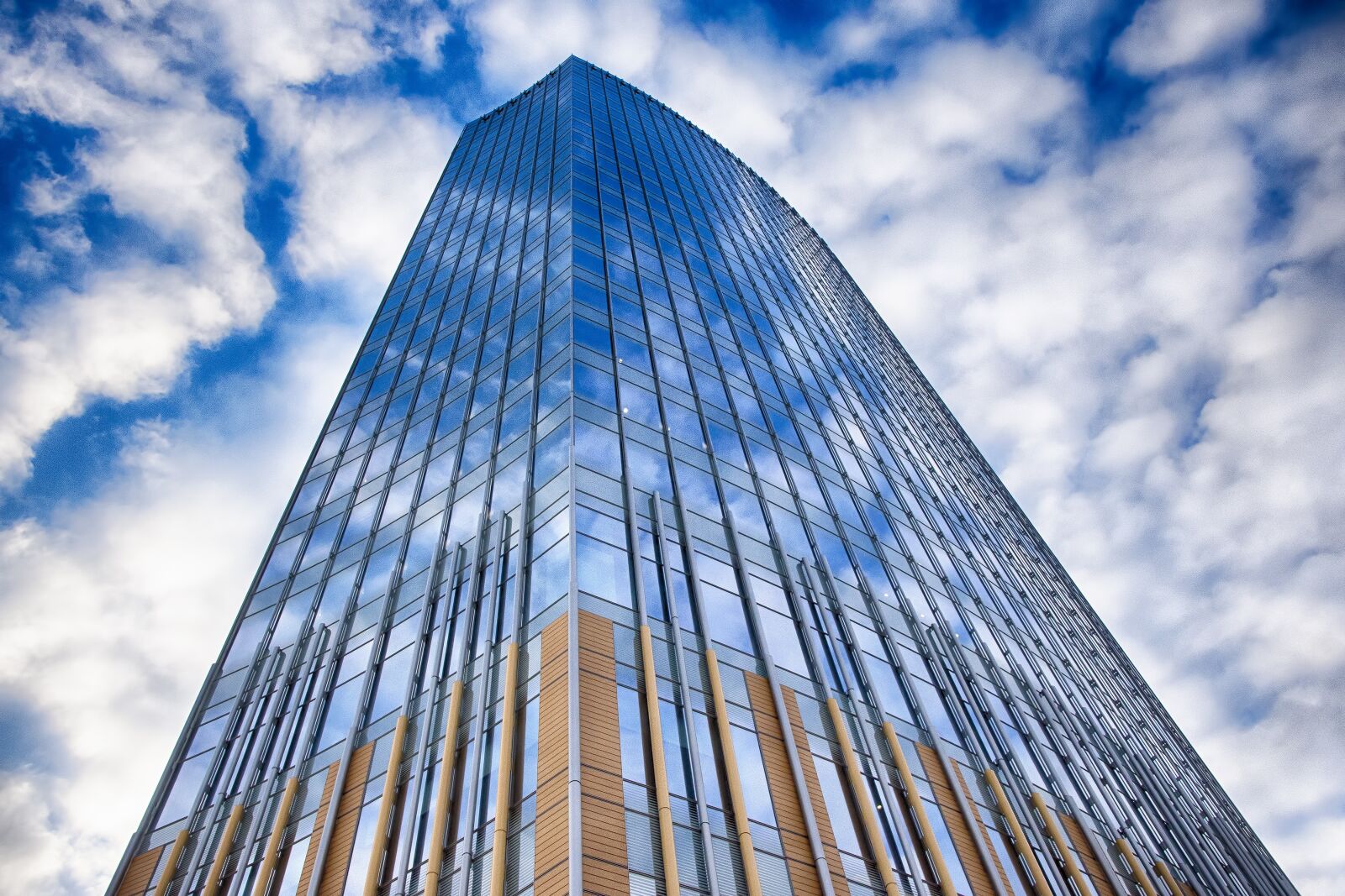 Nikon D7200 sample photo. Architecture, skyscraper, sky photography