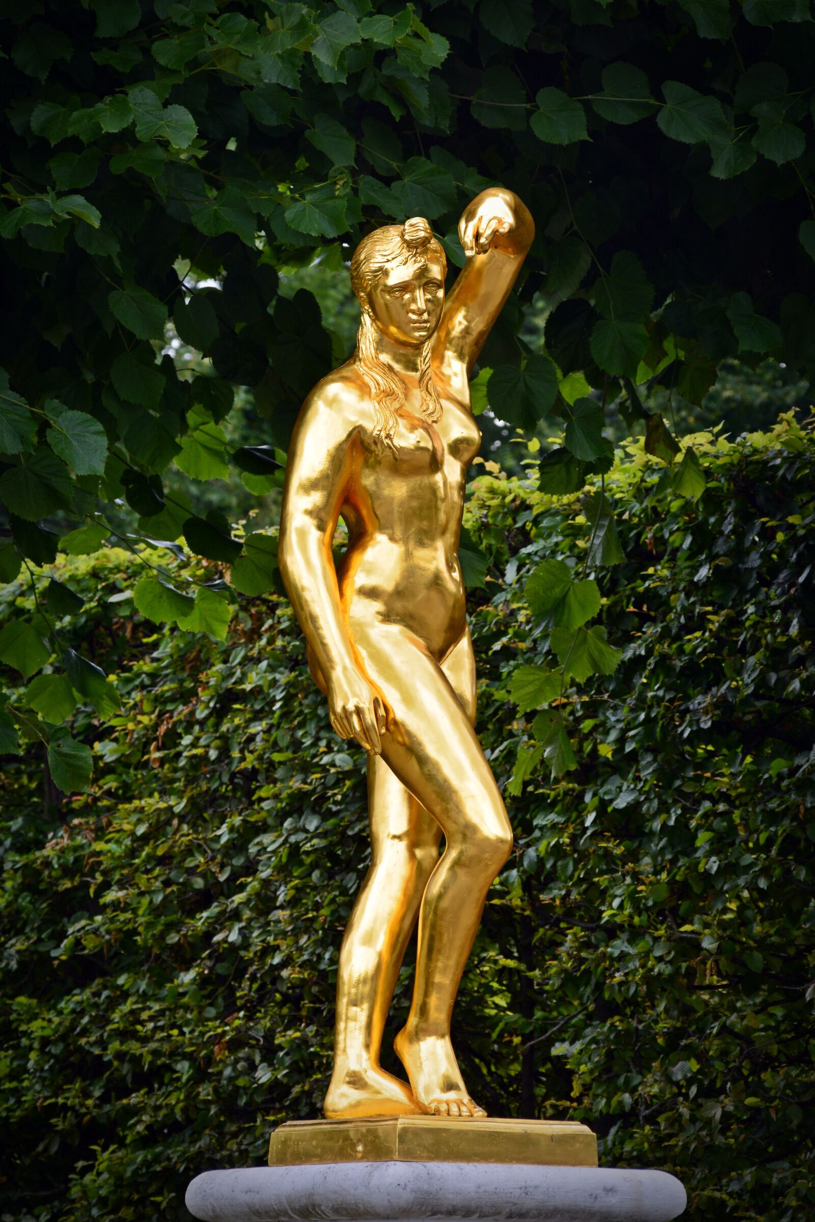 Nikon D5200 sample photo. Statue, figure, gold photography