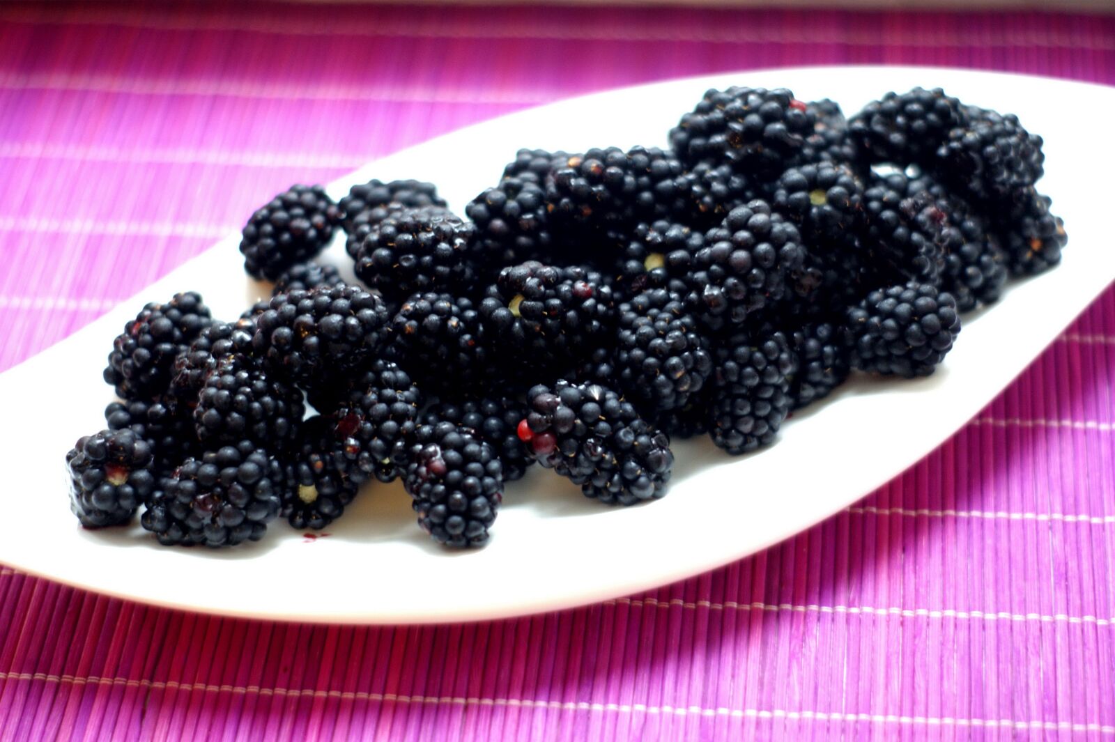 Sony Alpha DSLR-A290 sample photo. Blackberries, wild berries, berry photography