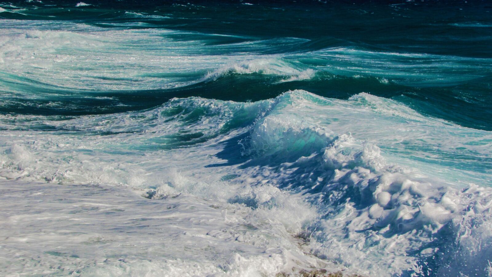 Canon PowerShot SX400 IS sample photo. Wave, smashing, sea photography
