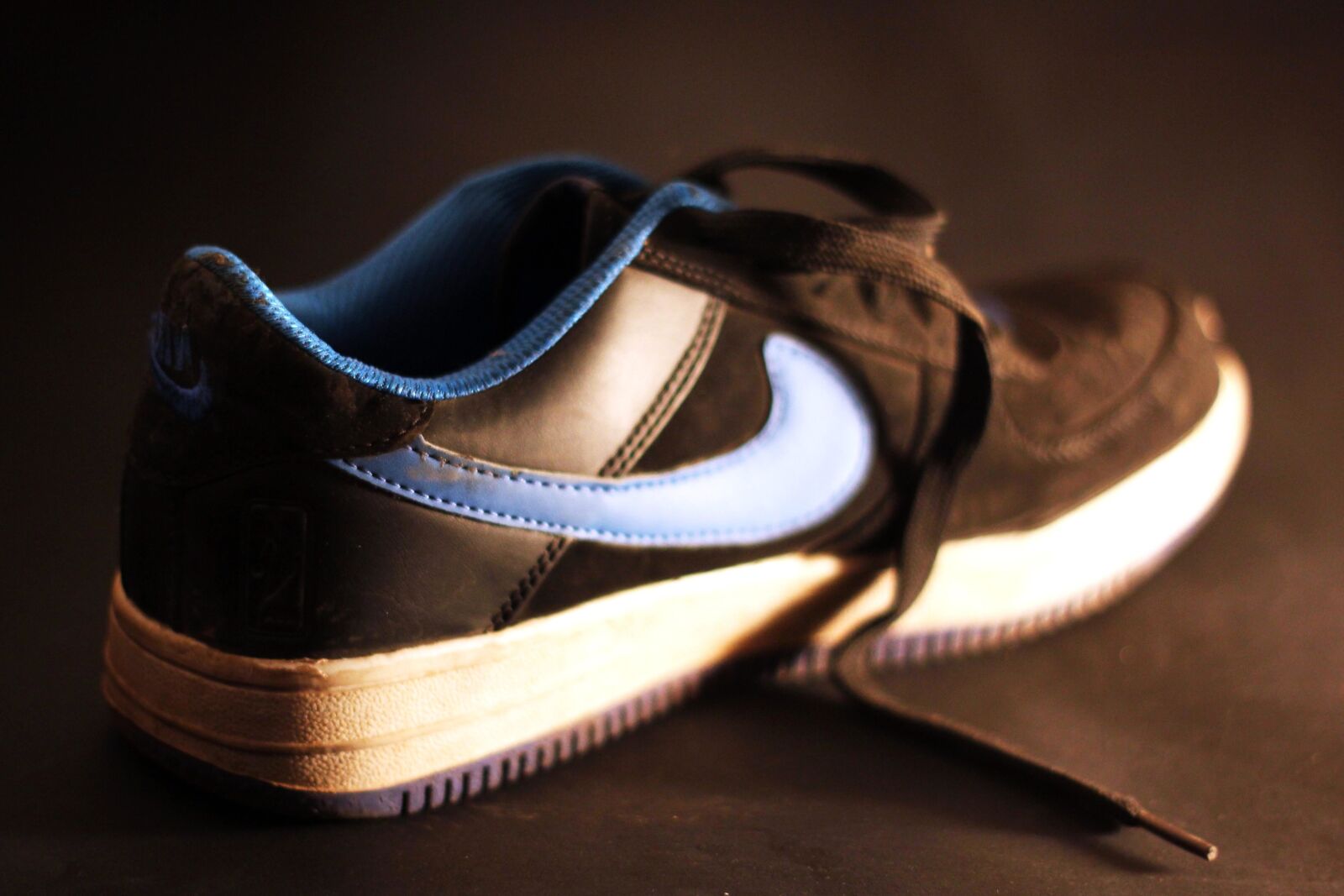 Canon EOS 550D (EOS Rebel T2i / EOS Kiss X4) sample photo. Sport shoe, fashion, modern photography
