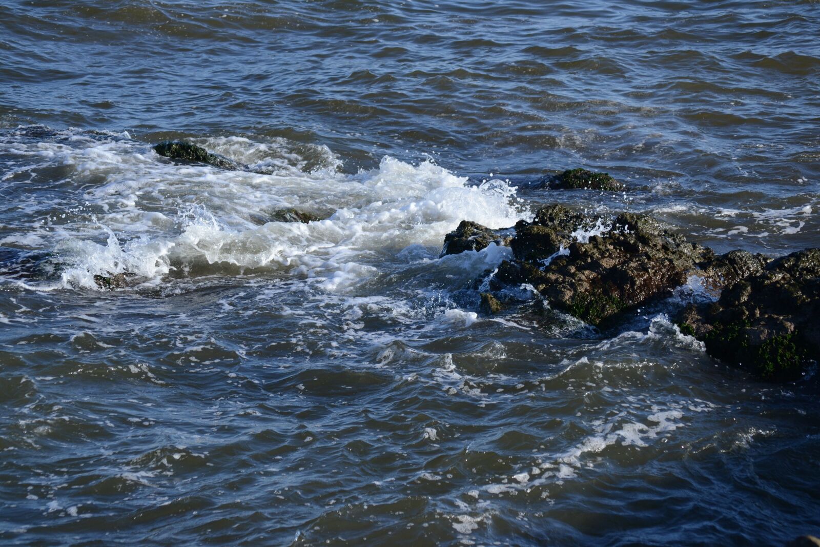 Nikon D3100 sample photo. Port, water, waves photography