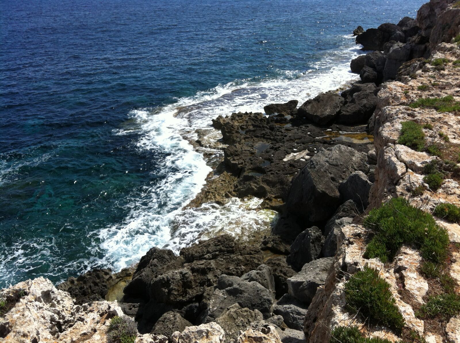 Apple iPhone 4 sample photo. Menorca, rock, coast photography