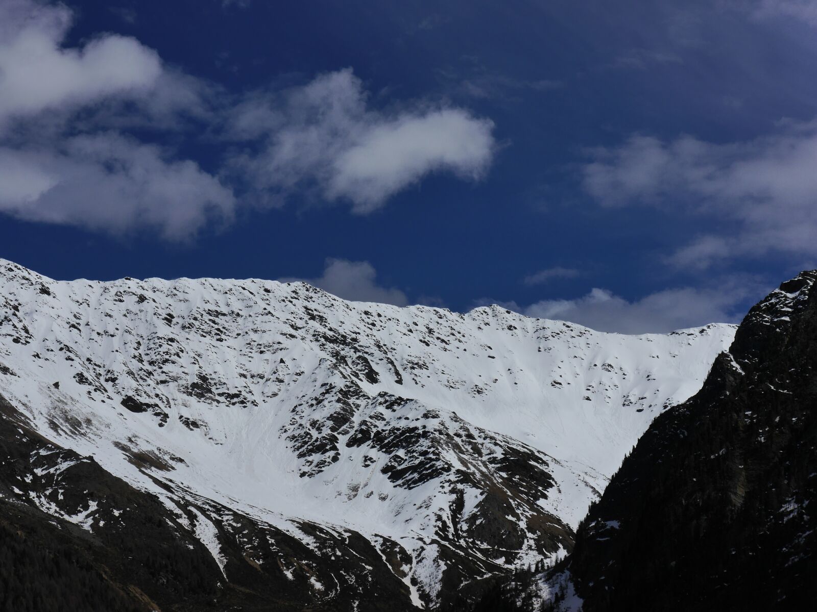 Panasonic Lumix DMC-G6 sample photo. Mountains, snow, blue photography