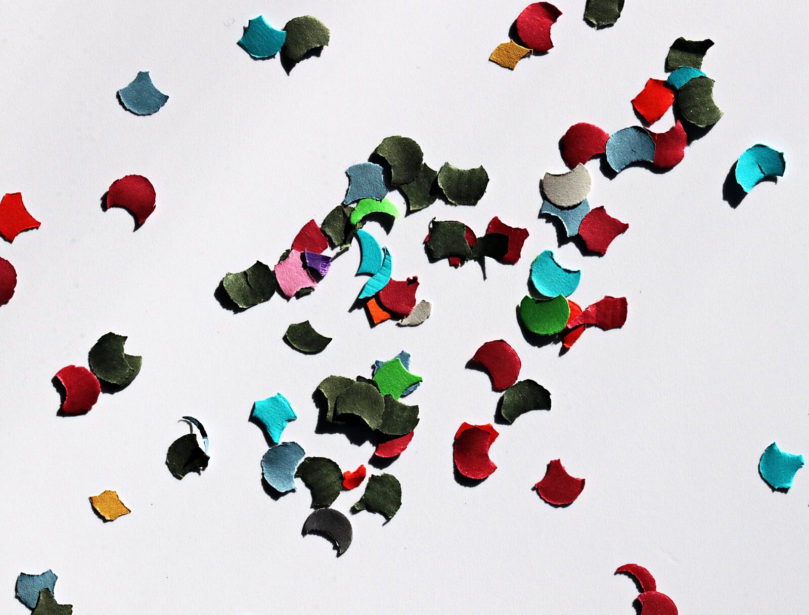 Canon EOS 80D sample photo. Confetti, carnival, party photography