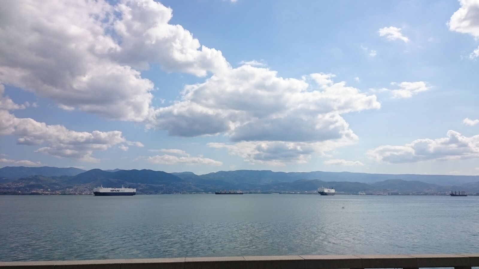 Sony Xperia Z1 sample photo. Ships, sea, clouds photography