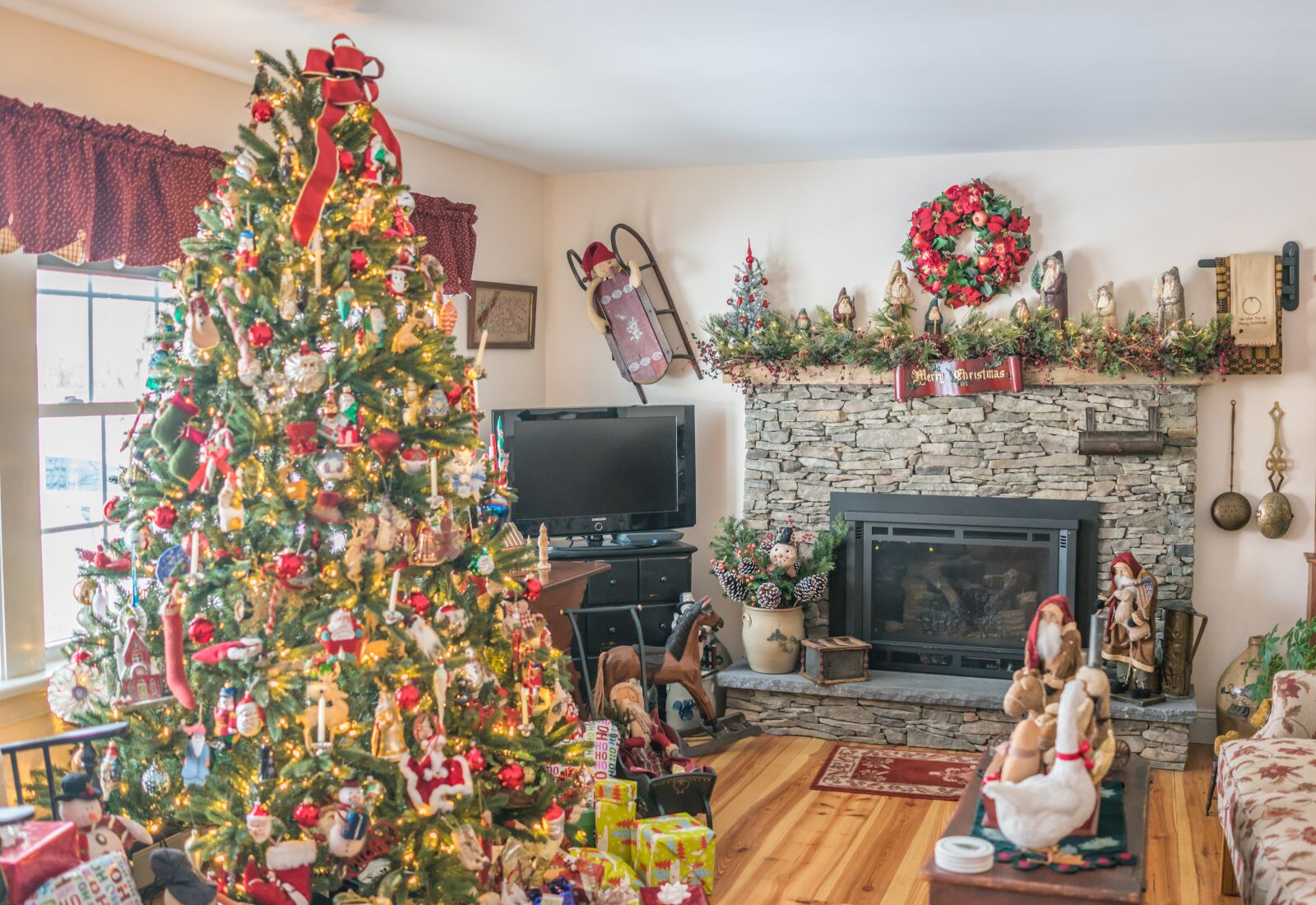 Sony Cyber-shot DSC-RX1R II sample photo. Christmas tree, traditional, holiday photography