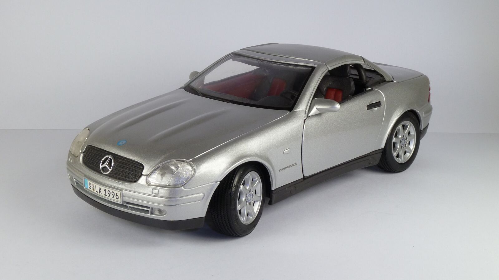 Panasonic Lumix DMC-ZS7 (Lumix DMC-TZ10) sample photo. Mercedes, slk, 230 photography