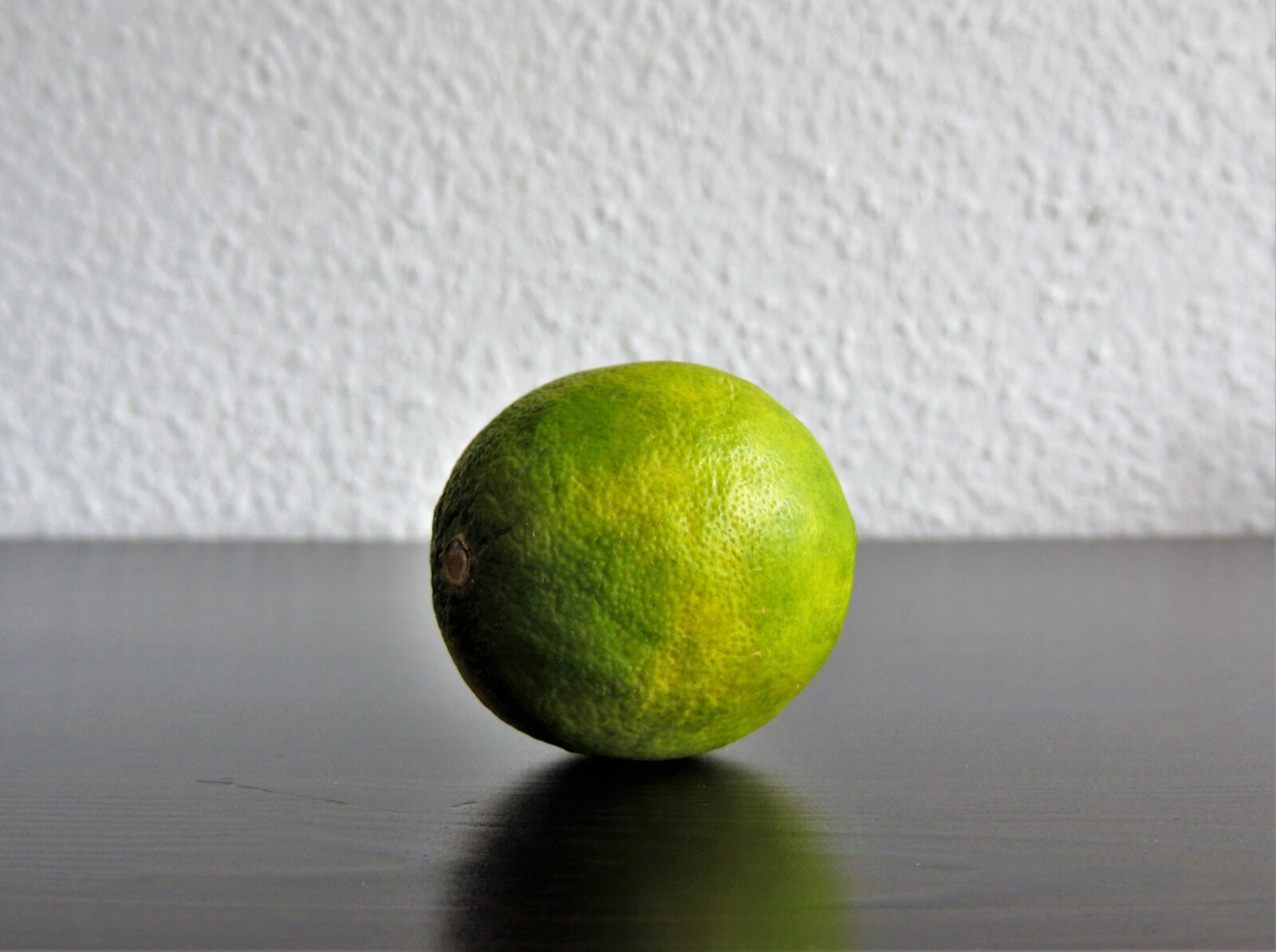 Nikon Coolpix P510 sample photo. Lime, fruity, still life photography
