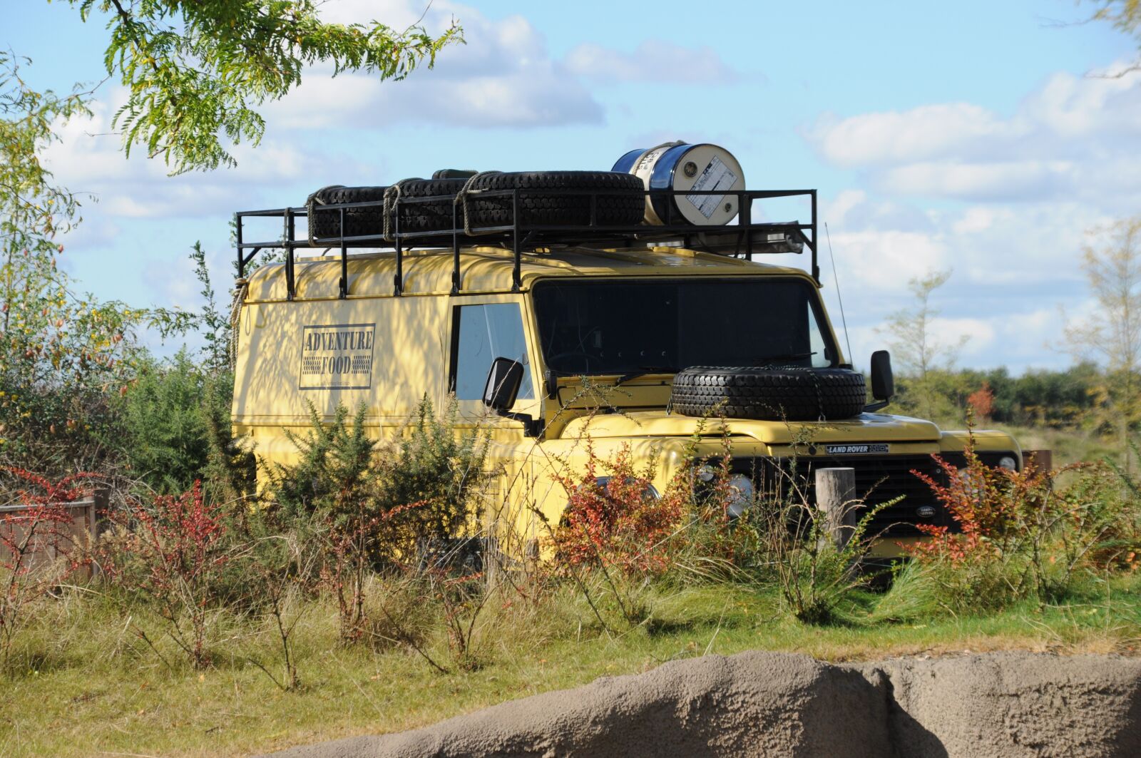 Nikon D5000 sample photo. Zoo, vehicle, jeep photography