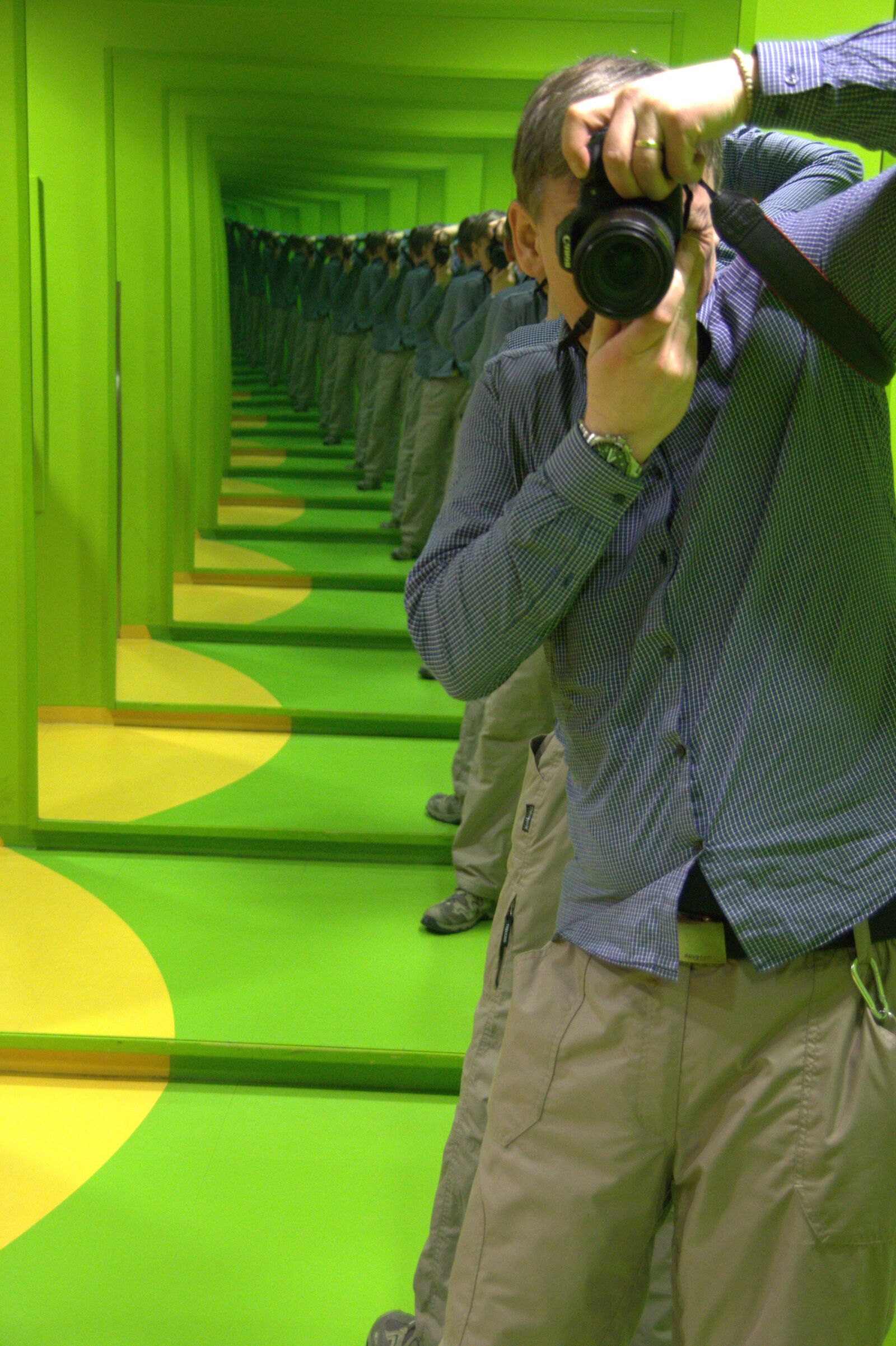 Canon EOS 60D sample photo. Endless mirror, green, photographer photography