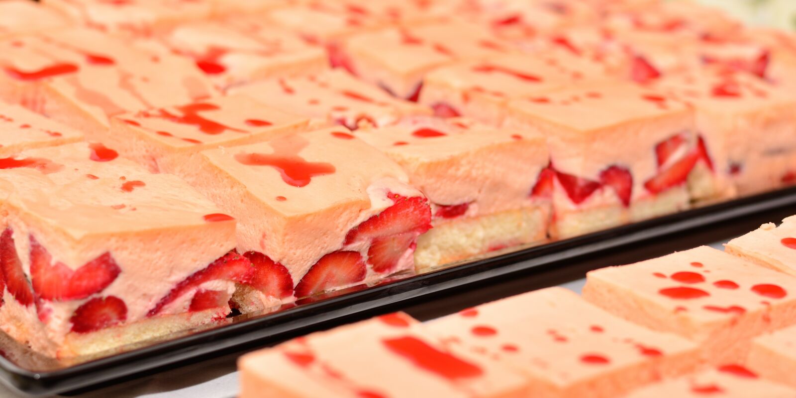 Nikon D5200 sample photo. Heritage cuts, cake, strawberries photography