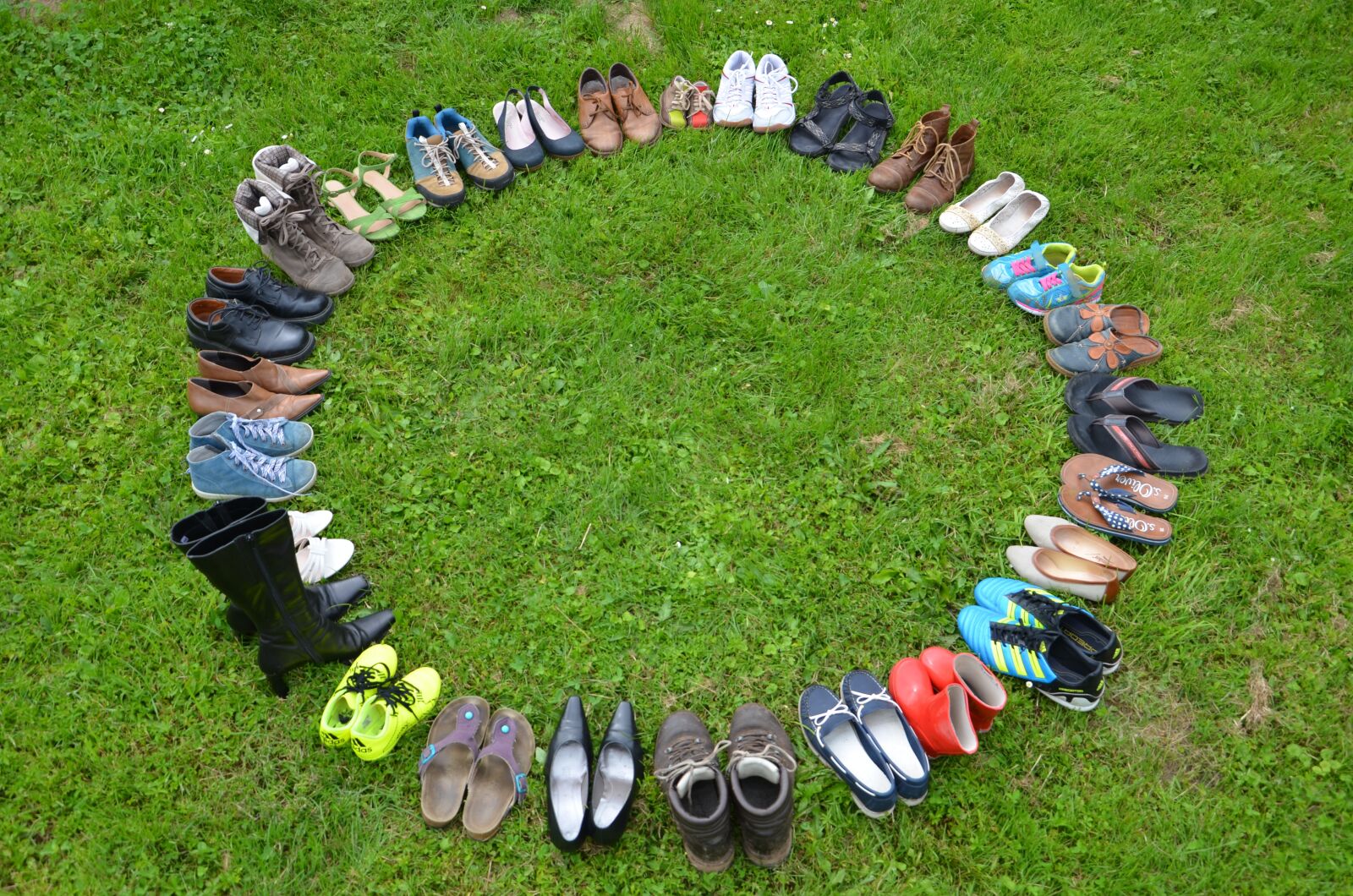 Nikon D7000 sample photo. Shoes, district, meadow photography