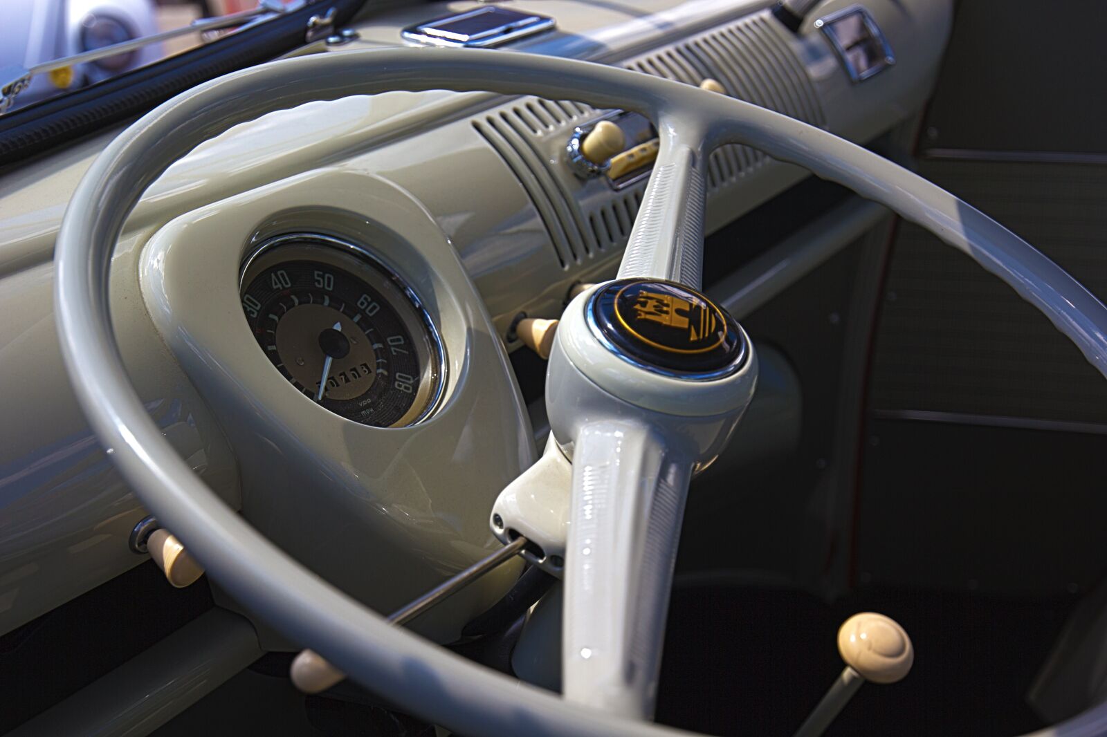 Canon EOS 60D + Canon EF 16-35mm F4L IS USM sample photo. Car, vw, bug photography