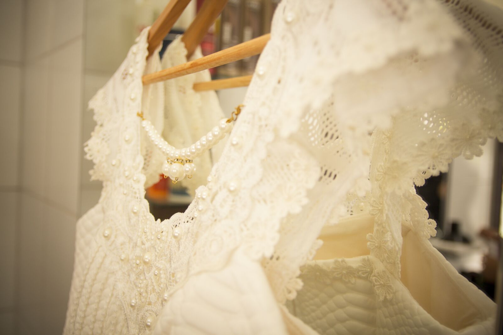 Canon EOS 700D (EOS Rebel T5i / EOS Kiss X7i) sample photo. Dress, bride, wedding dress photography