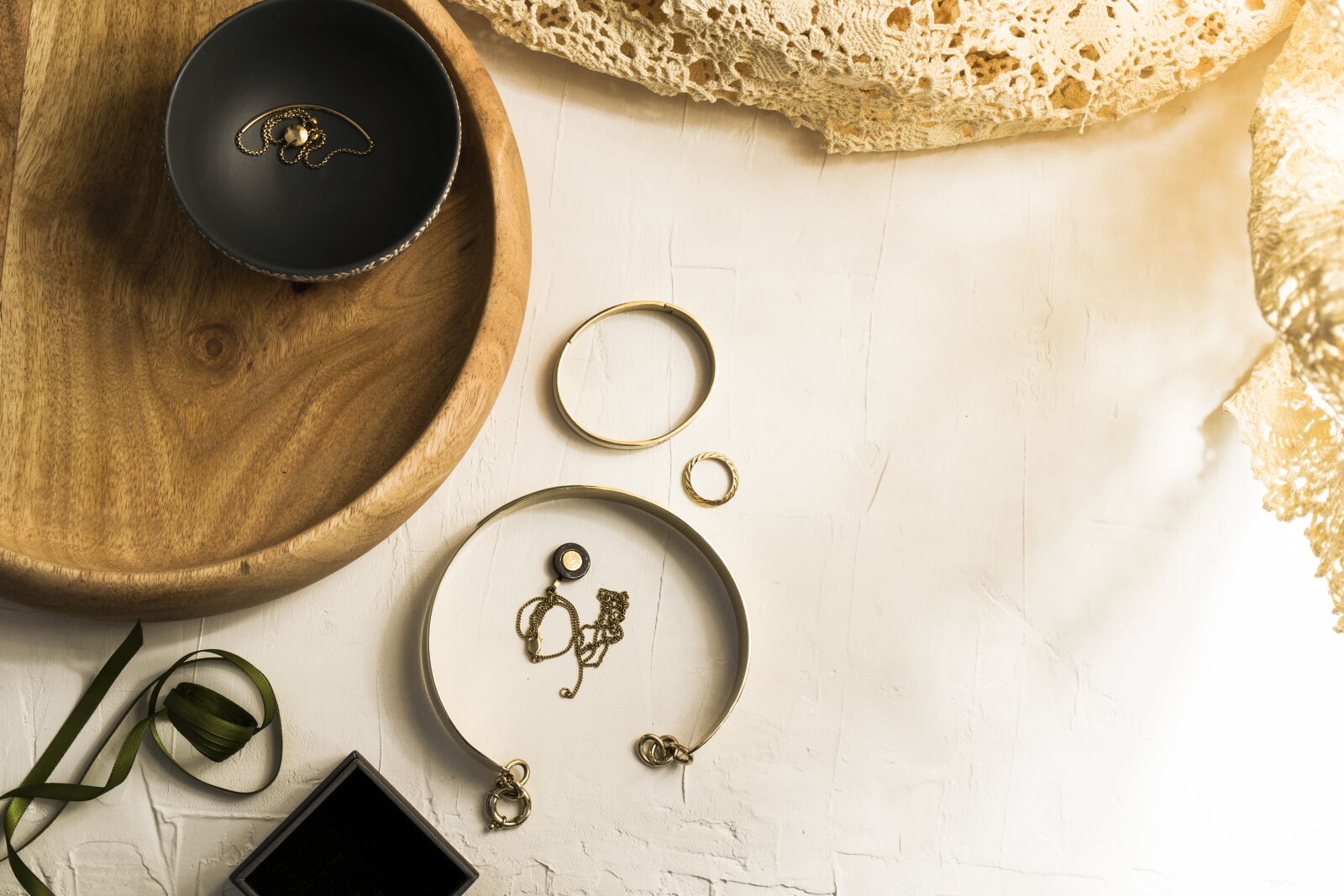 Nikon D5300 sample photo. Jewellery, gold, luxury photography