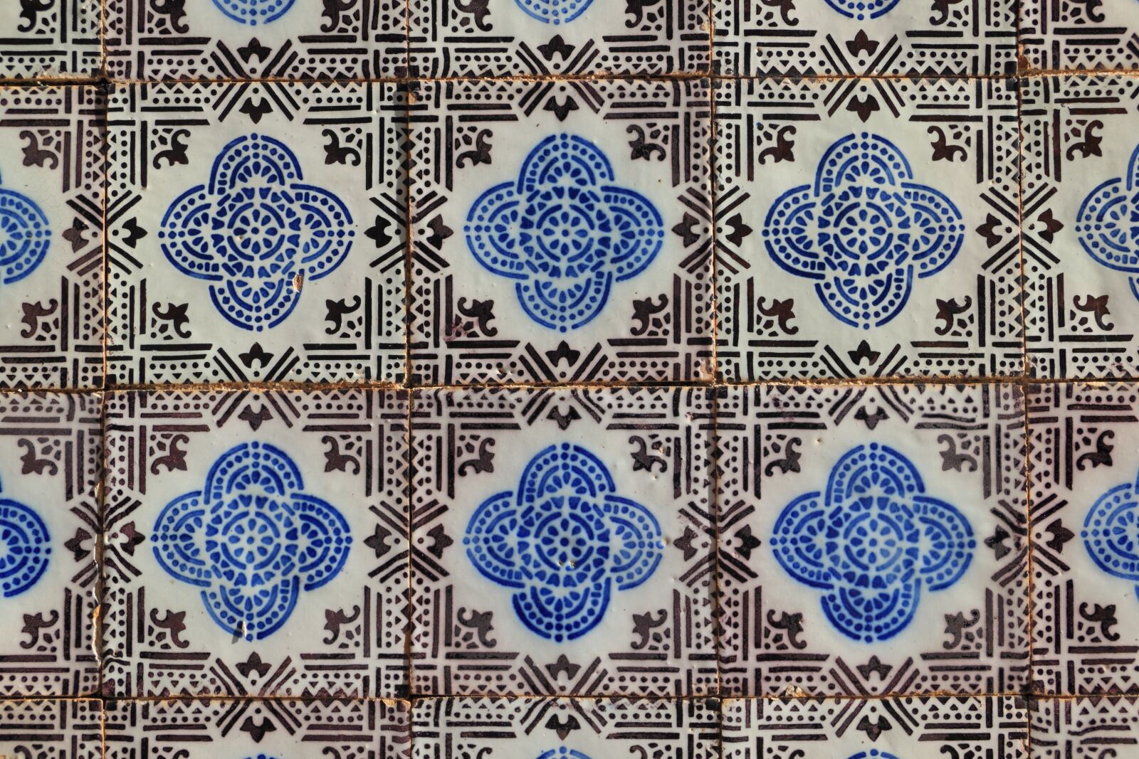 Canon EOS 550D (EOS Rebel T2i / EOS Kiss X4) sample photo. Portugal, tile, wall photography