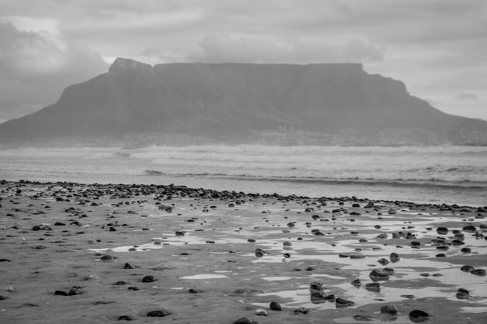 Canon EOS 10D sample photo. Beach, stones, table mountain photography