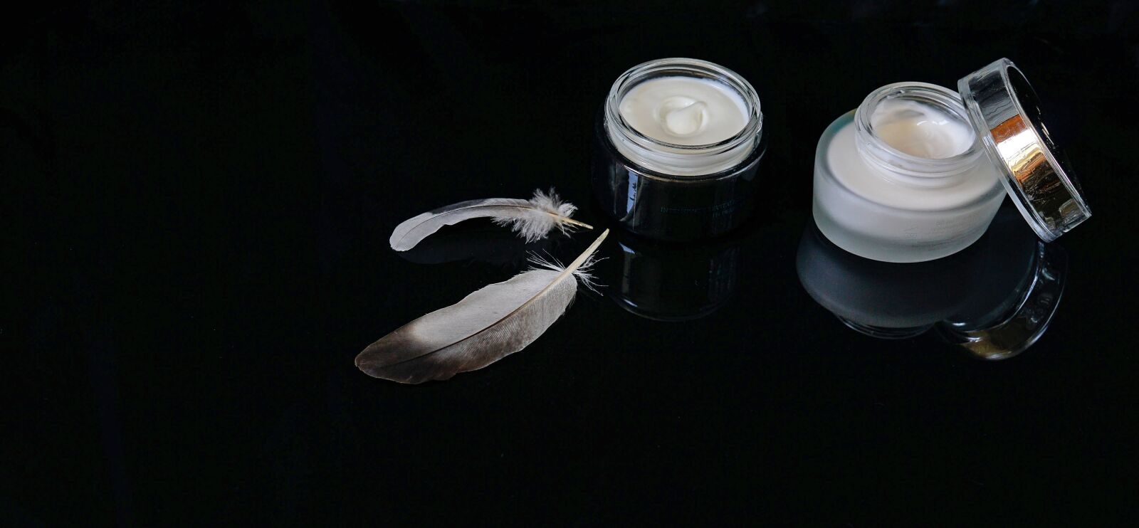Sony a6000 + Sigma 30mm F2.8 EX DN sample photo. Cosmetics, face cream, creams photography