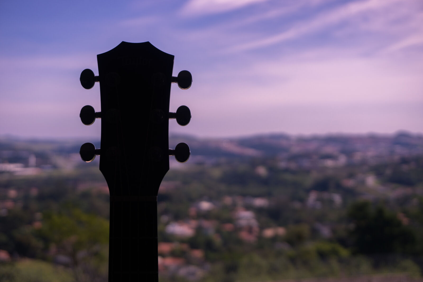 Sony E 16-50mm F3.5-5.6 PZ OSS sample photo. Acoustic, guitar, artistic, blurred photography