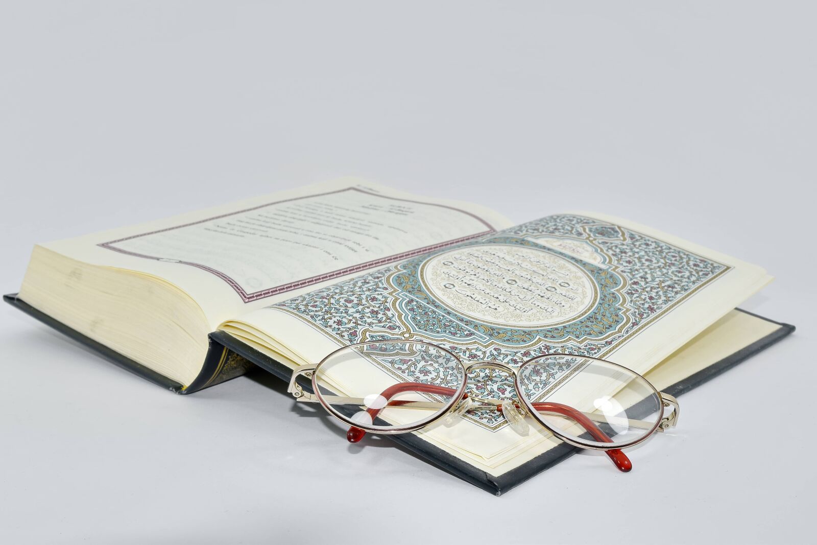 Nikon D5500 sample photo. Arabesque, arabic, book, document photography