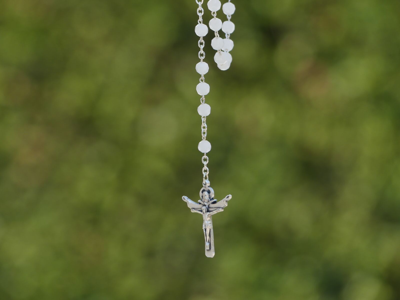 Panasonic Lumix DMC-FZ300 sample photo. The rosary, prayer, faith photography
