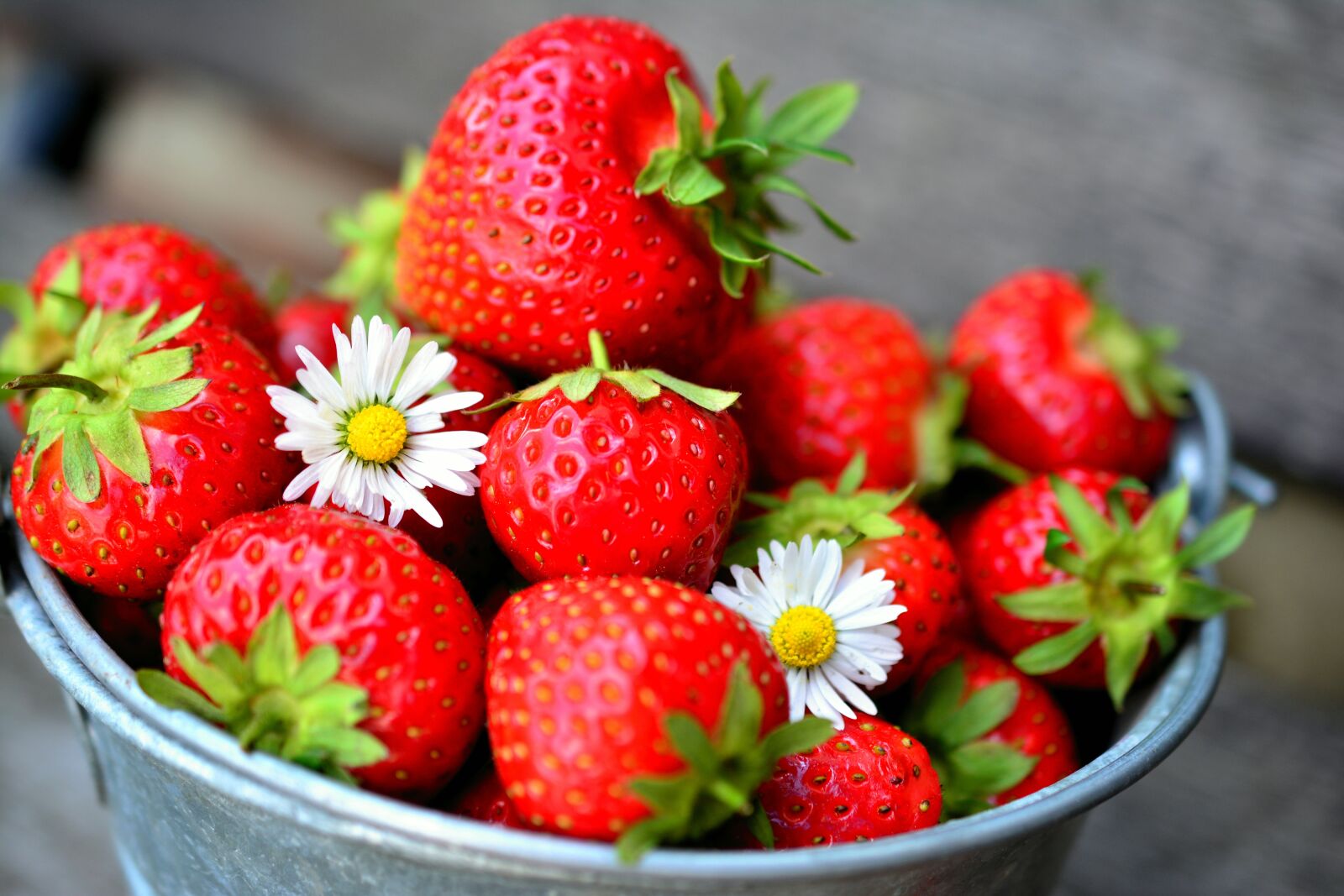 Nikon D5200 sample photo. Strawberries, fruits, fruit photography