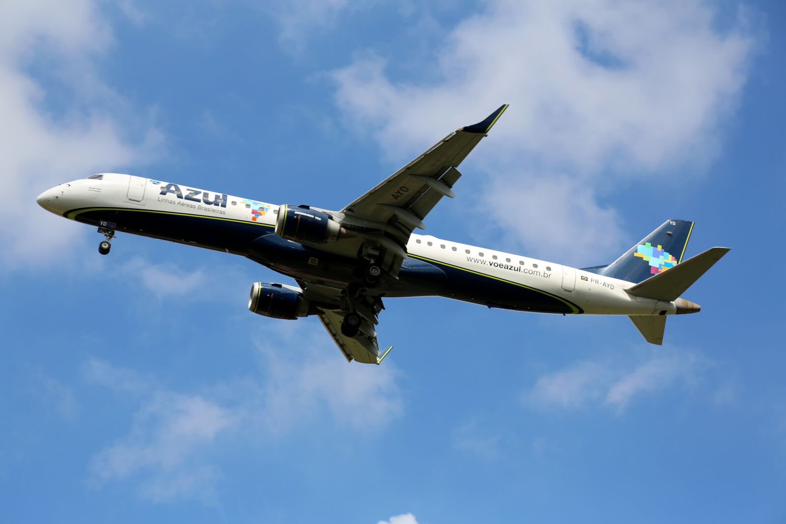 Canon EOS 5D Mark III sample photo. Plane, flying, commercial photography
