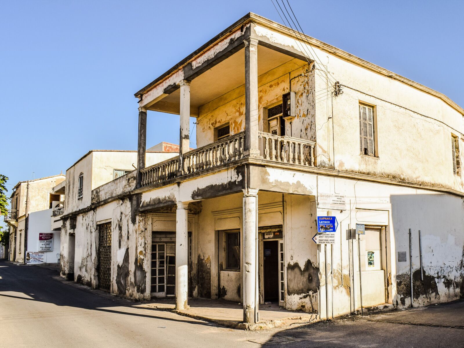 Nikon D3300 sample photo. Old house, damaged, abandoned photography