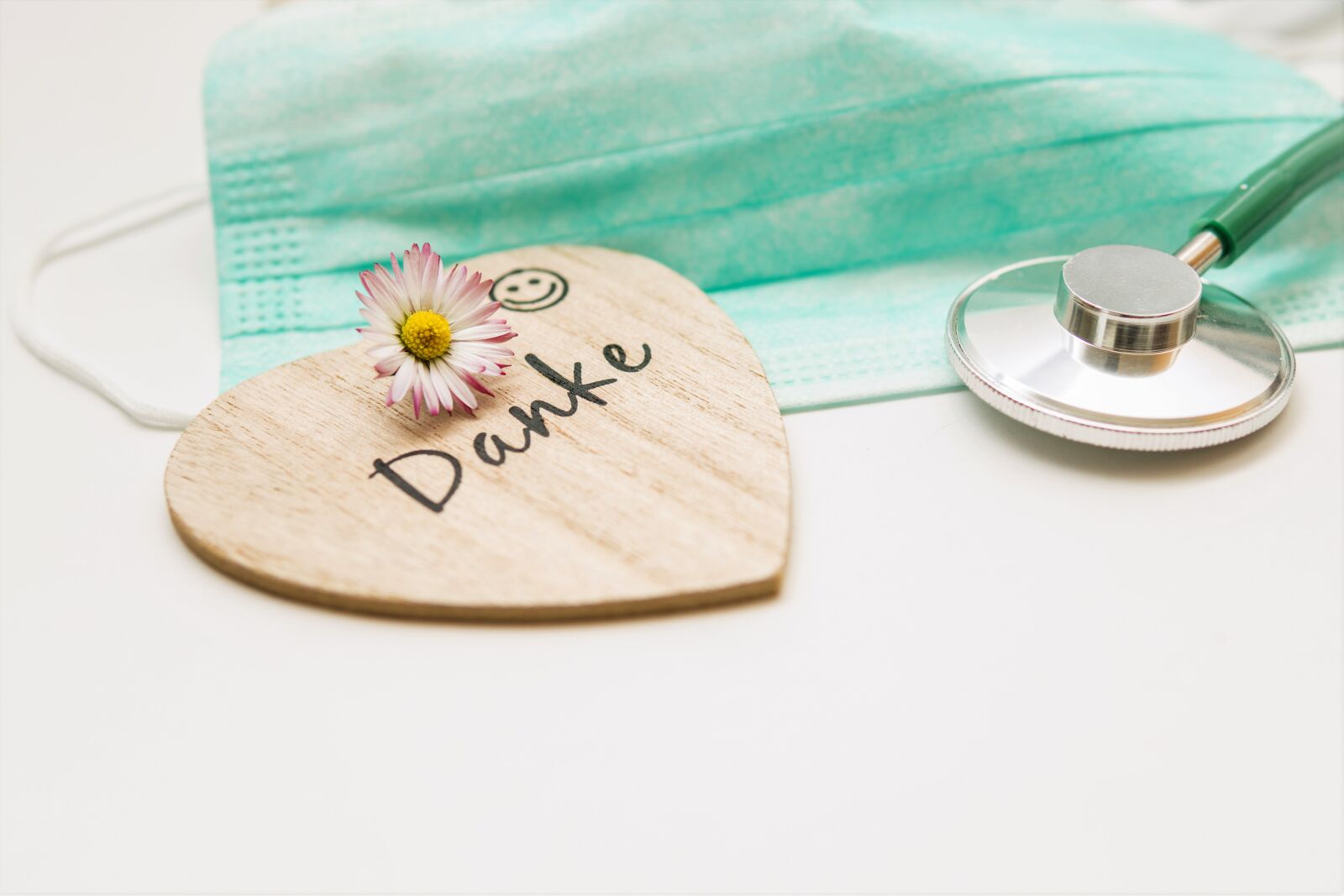 30mm F1.4 DC DN | Contemporary 016 sample photo. Health, mouth guard, thank photography