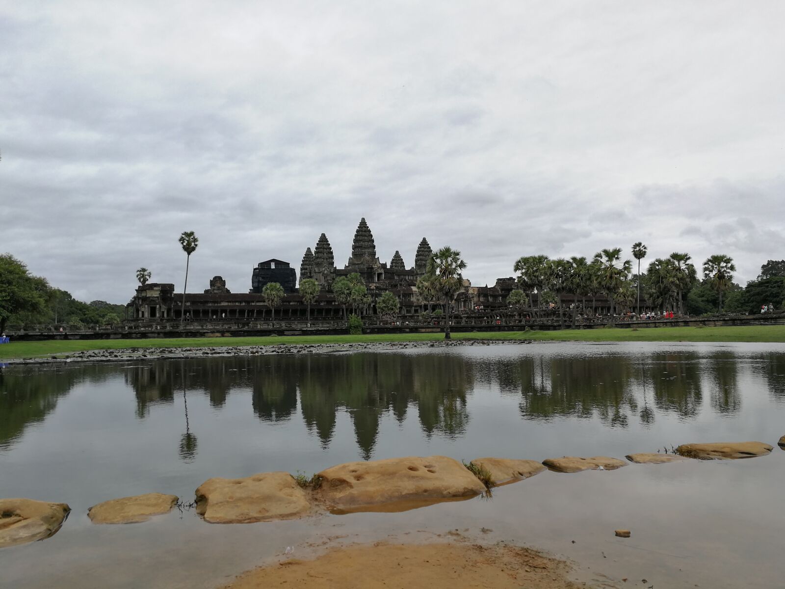 HUAWEI P10 sample photo. Cambodia, small angkor, reflection photography