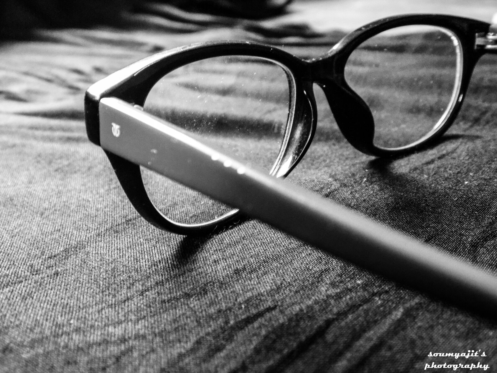 Nikon COOLPIX L340 sample photo. Spectacles photography