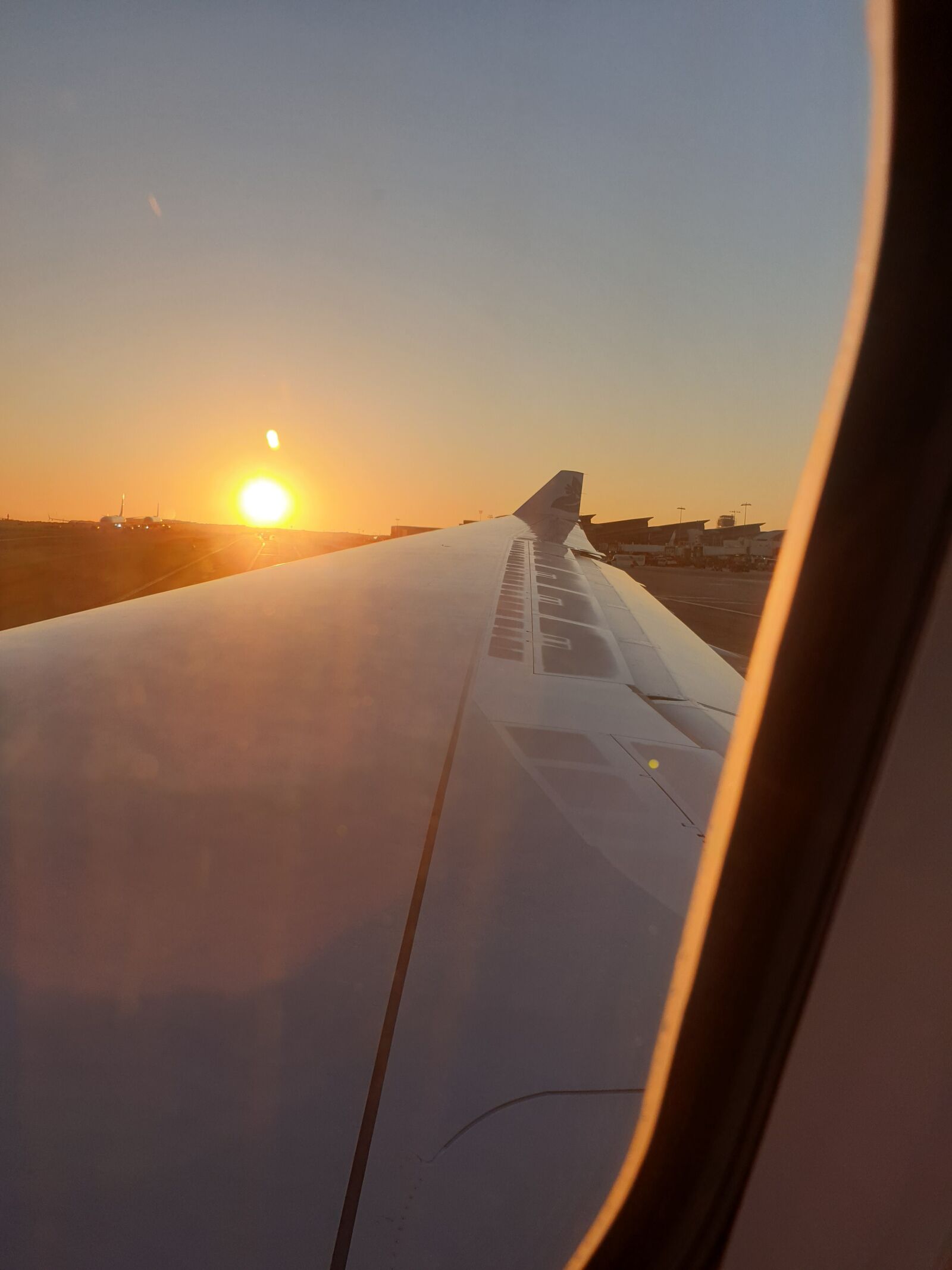 Samsung Galaxy Note9 sample photo. Lax, wing, sunset photography