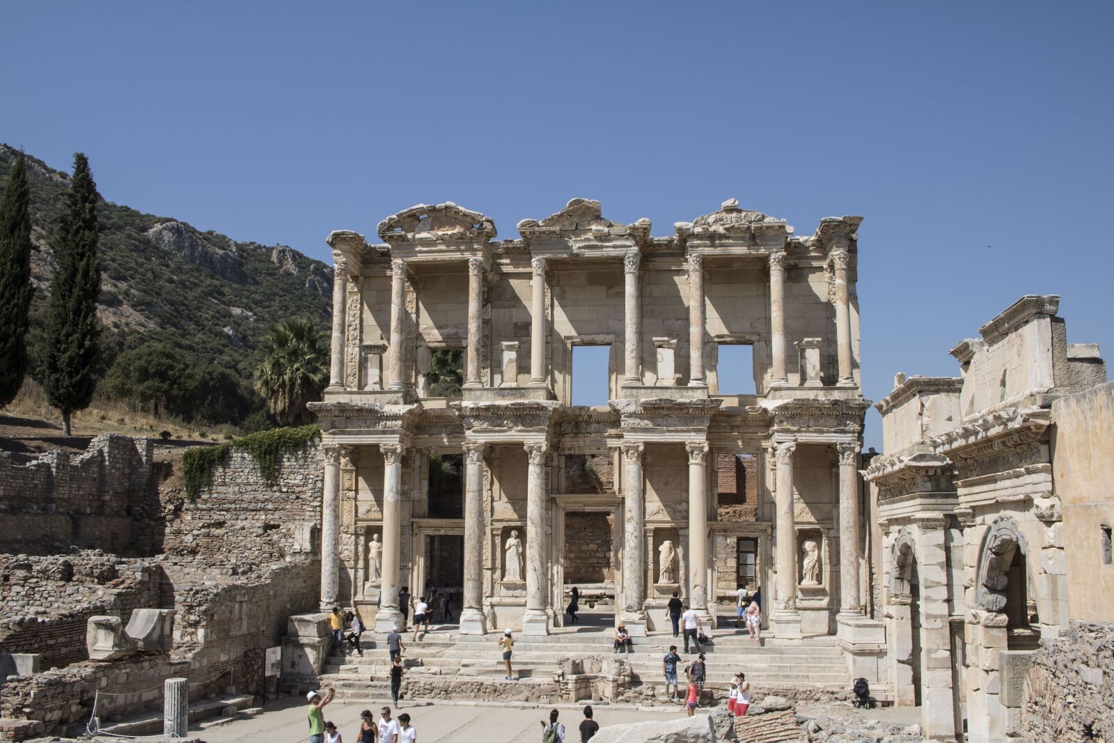 Canon EOS 750D (EOS Rebel T6i / EOS Kiss X8i) sample photo. Ephesus, tourism, summer photography