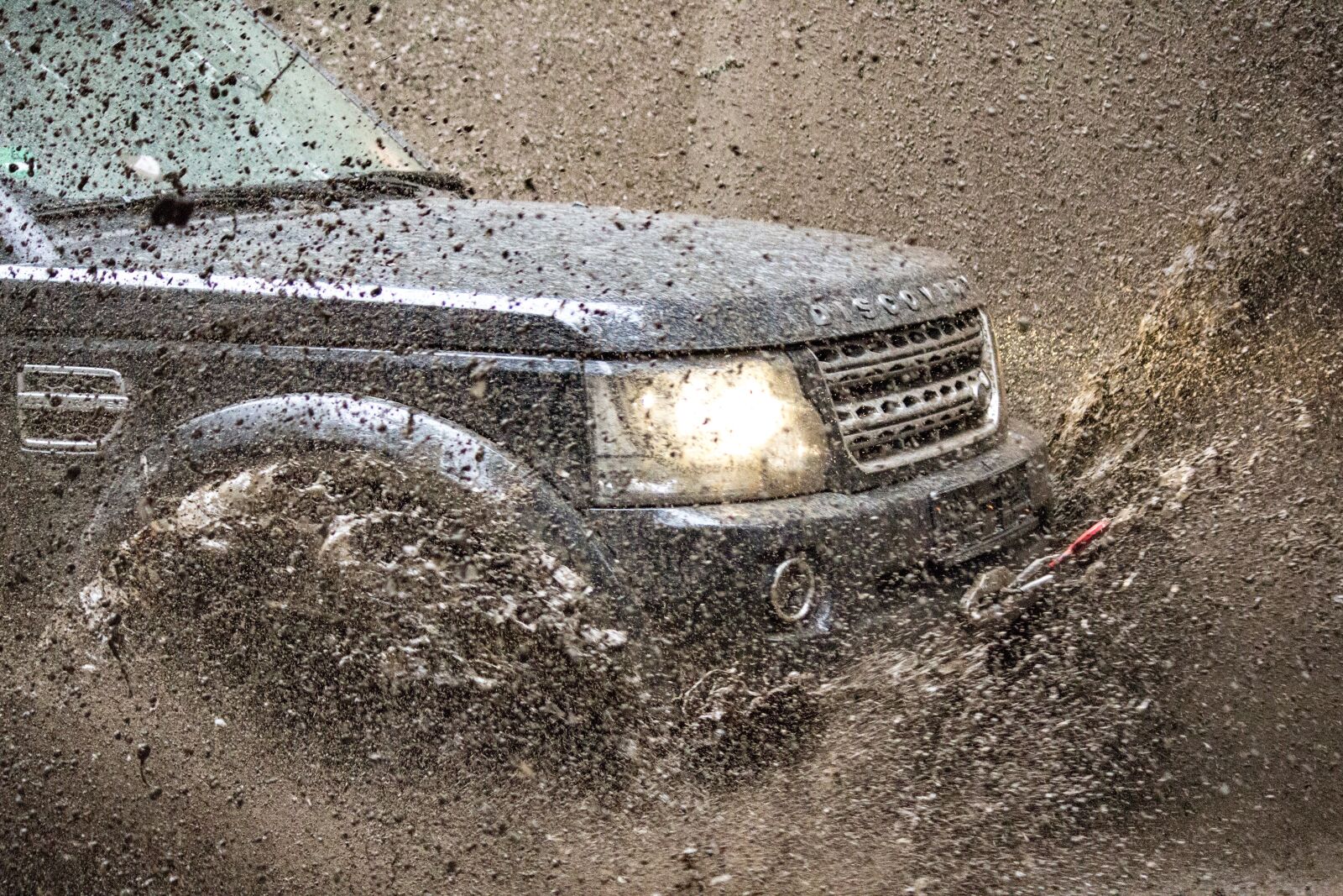 Canon EOS 700D (EOS Rebel T5i / EOS Kiss X7i) sample photo. Landrover, discovery, all terrain photography