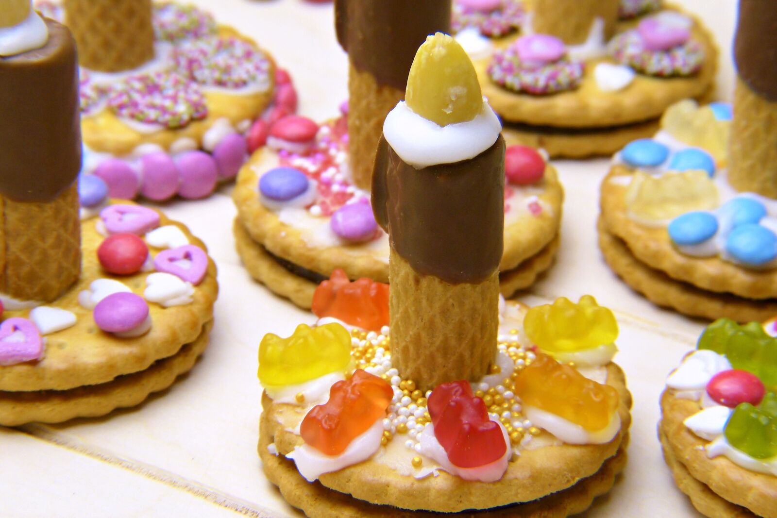 Panasonic Lumix DMC-FZ150 sample photo. Cookies, candle holders, waffles photography