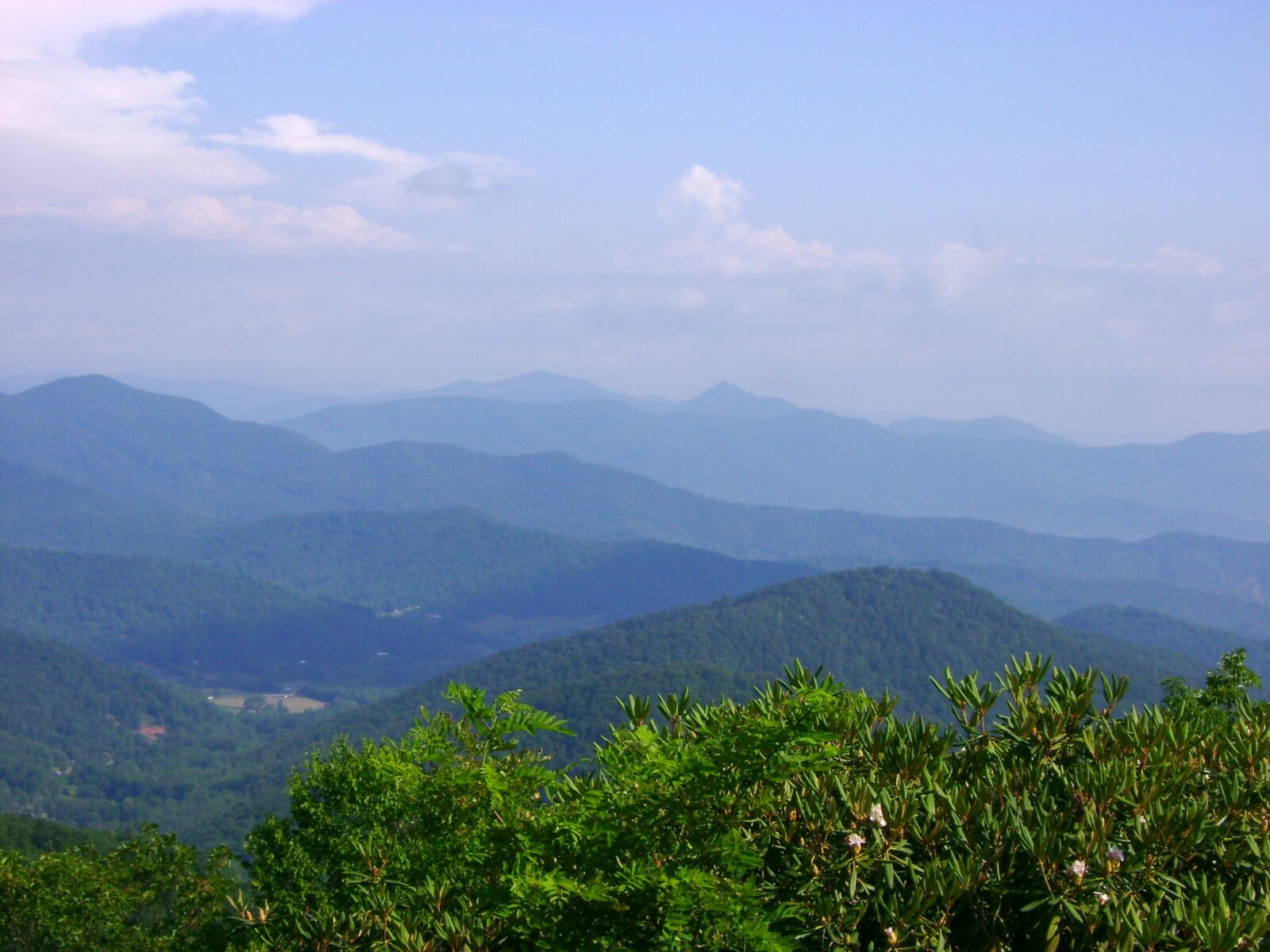 Sony DSC-S500 sample photo. Blue ridge, mountains, landscape photography
