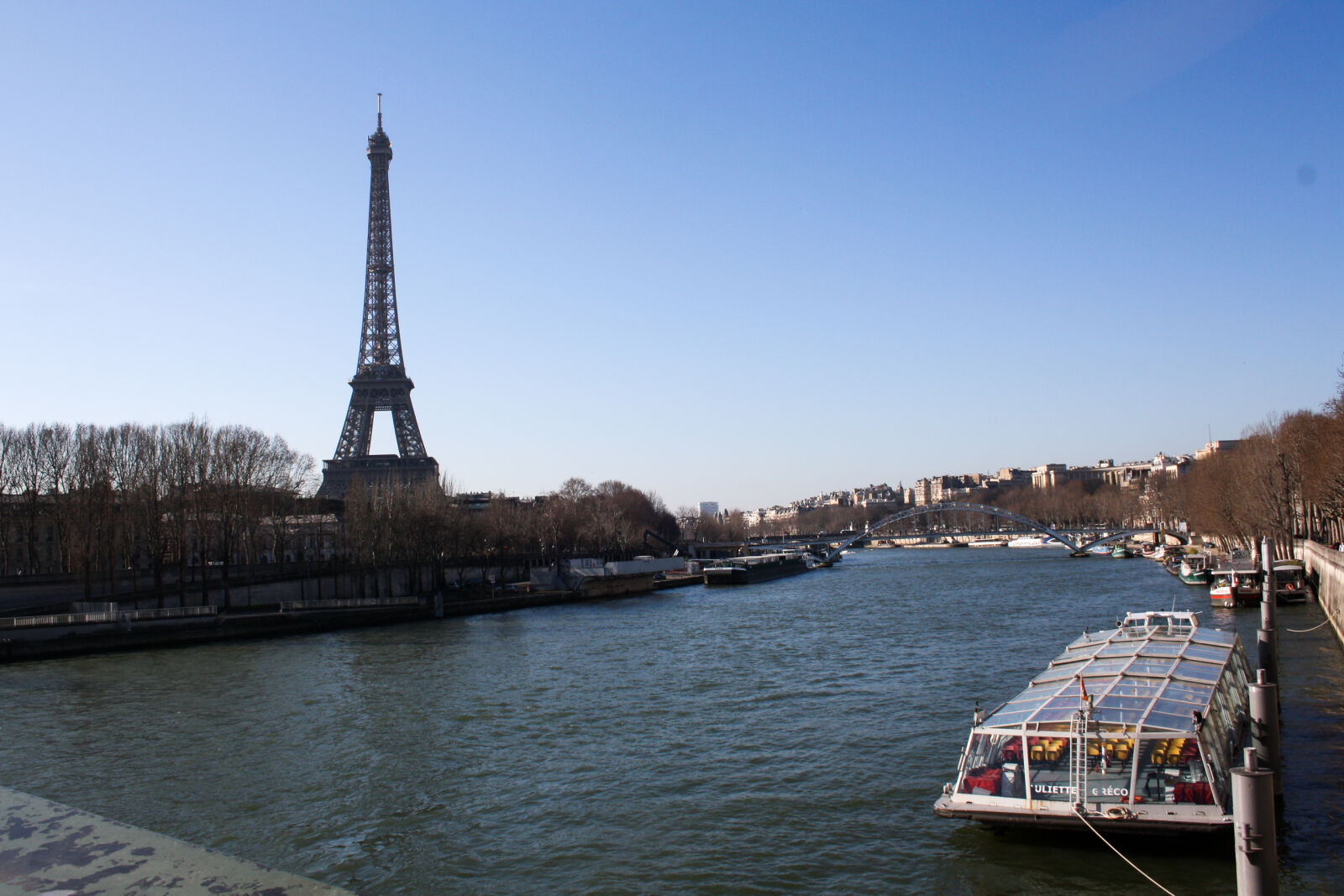 Canon EF-S 18-55mm F3.5-5.6 II sample photo. Boat, city, eiffel, tower photography