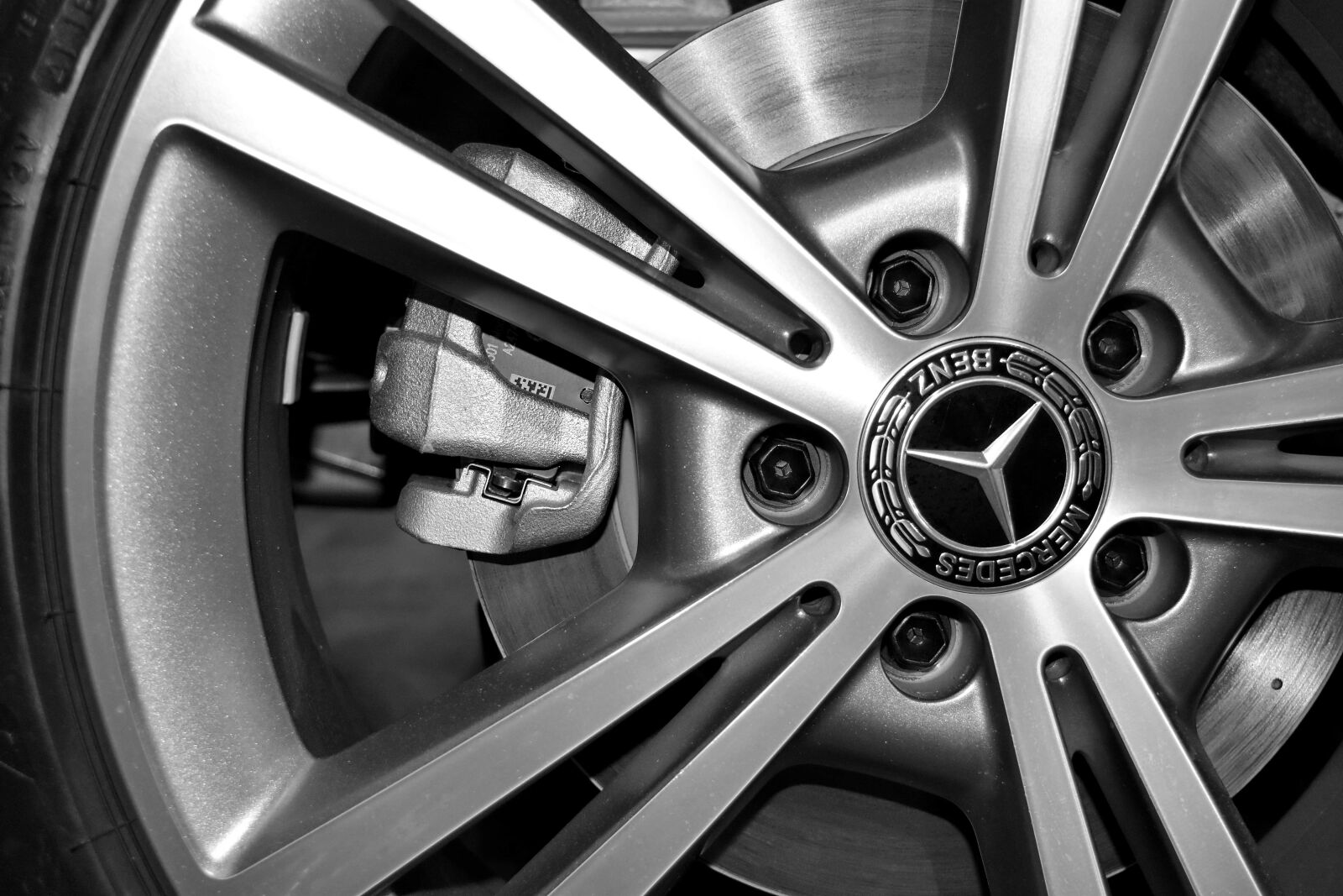 Nikon D5500 sample photo. Metal, metallic, device, car photography