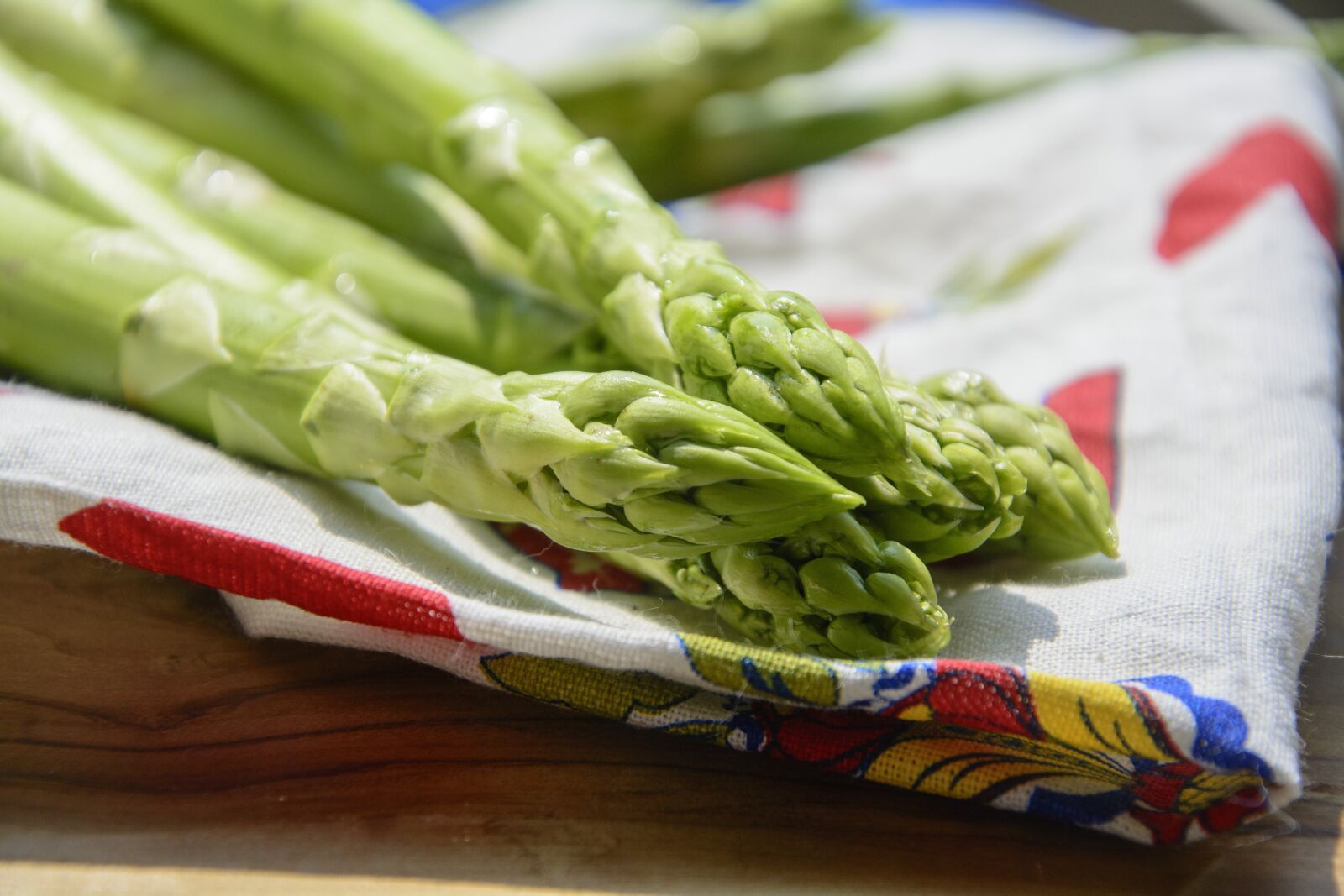 Nikon D7100 sample photo. Asparagus, green asparagus, vegetables photography